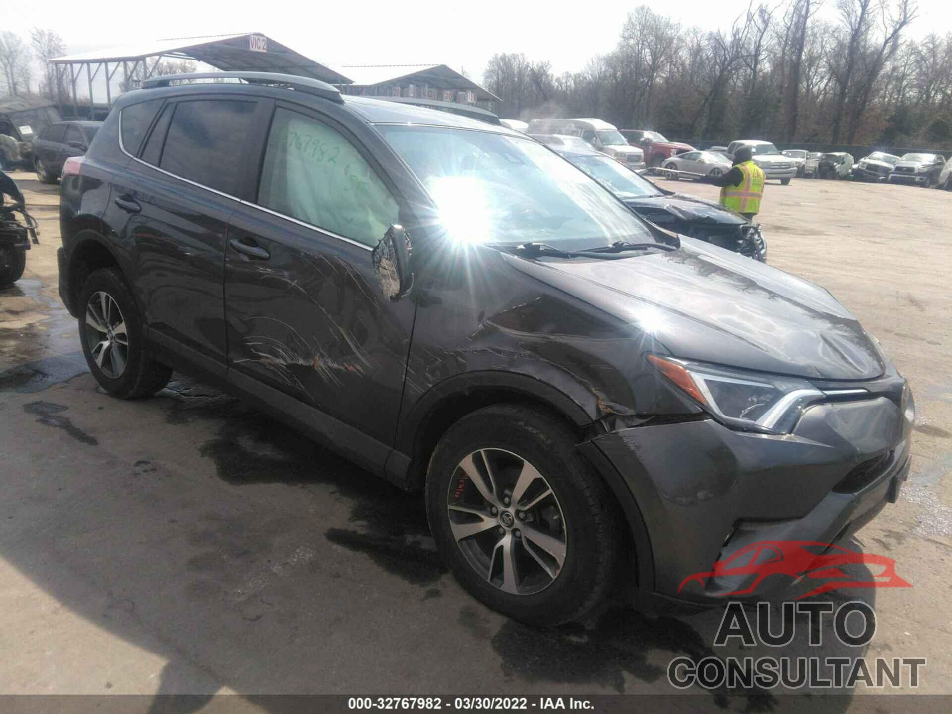 TOYOTA RAV4 2018 - 2T3RFREV5JW746763