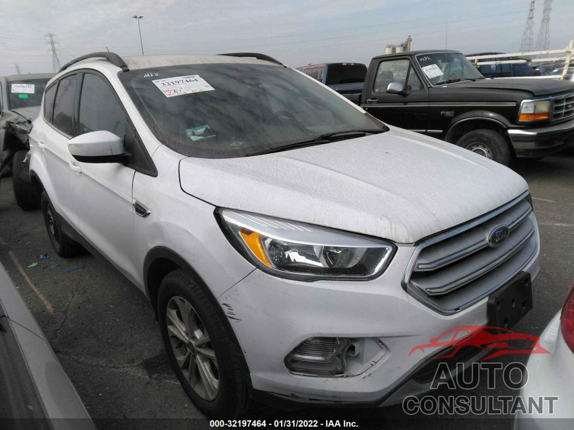 FORD ESCAPE 2018 - 1FMCU0GD5JUC50429