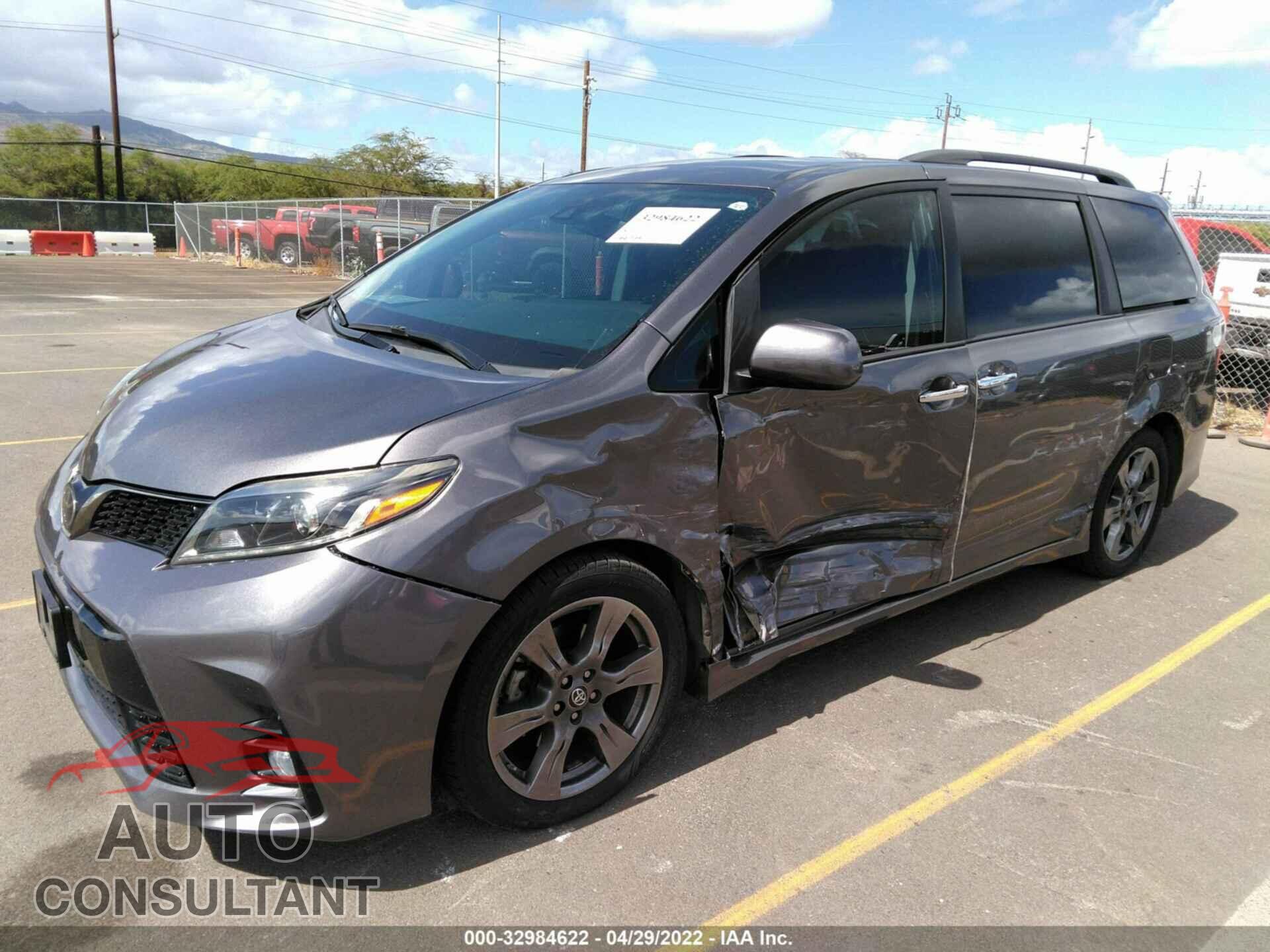 TOYOTA SIENNA 2018 - 5TDXZ3DC2JS902206