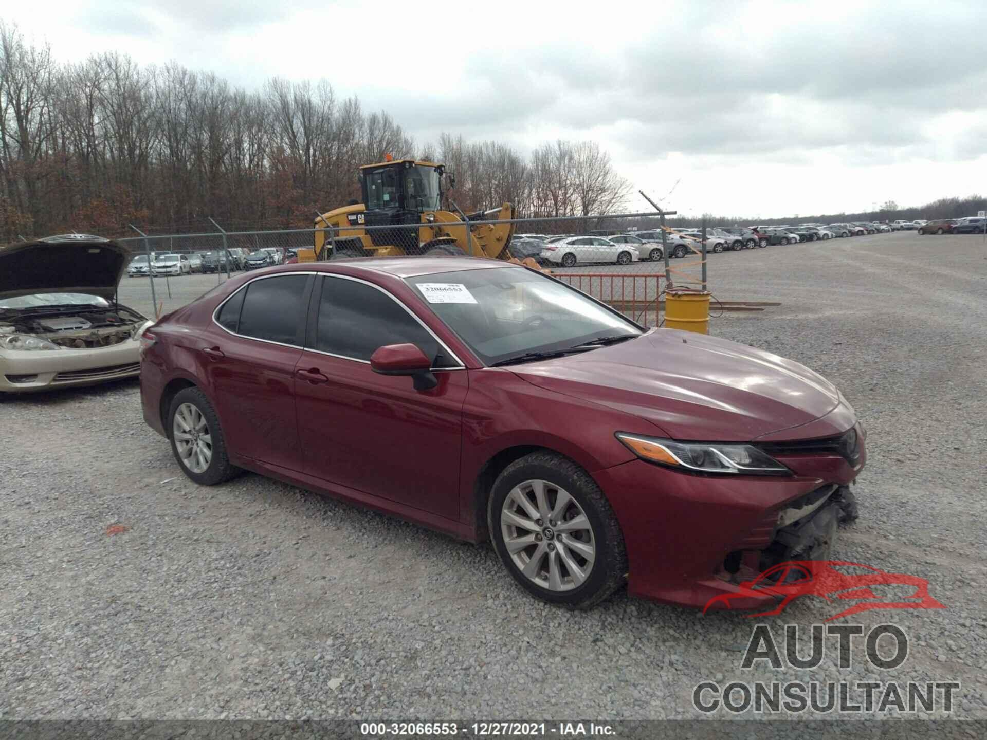 TOYOTA CAMRY 2018 - 4T1B11HK7JU558838