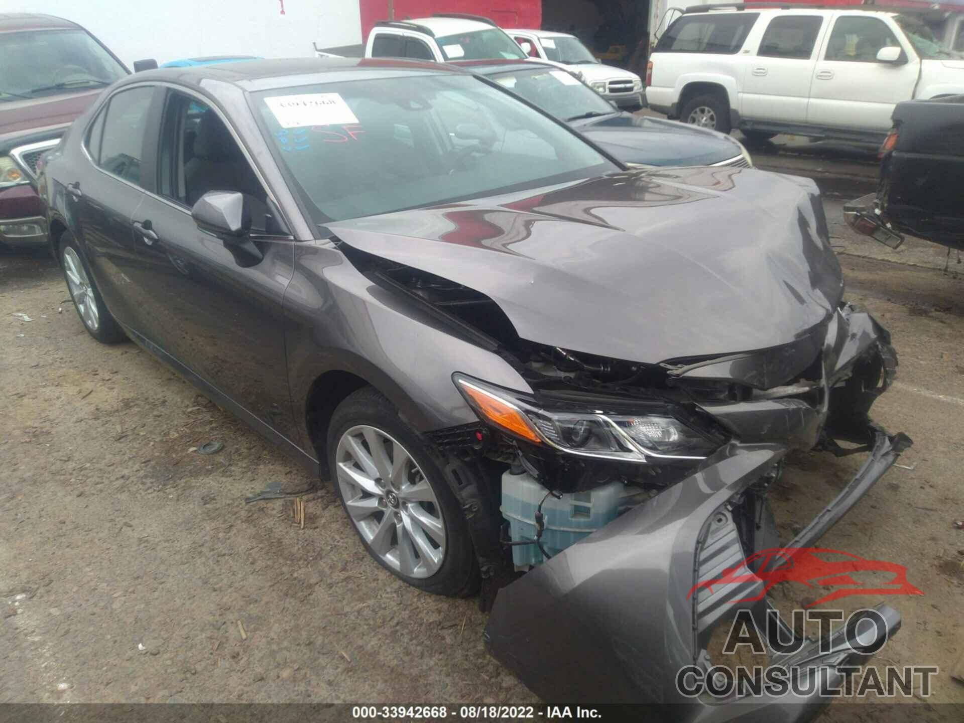 TOYOTA CAMRY 2018 - 4T1B11HK1JU140470