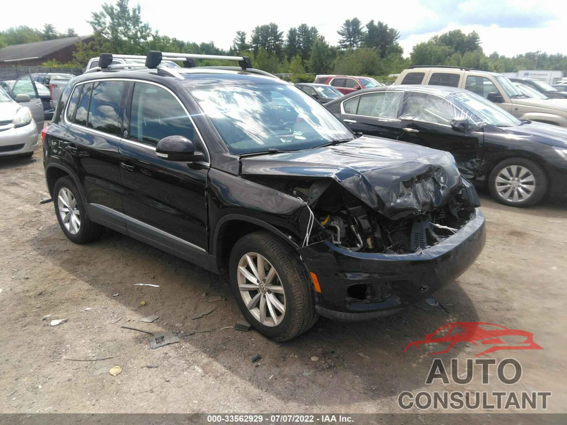 VOLKSWAGEN TIGUAN 2017 - WVGRV7AX5HK012301