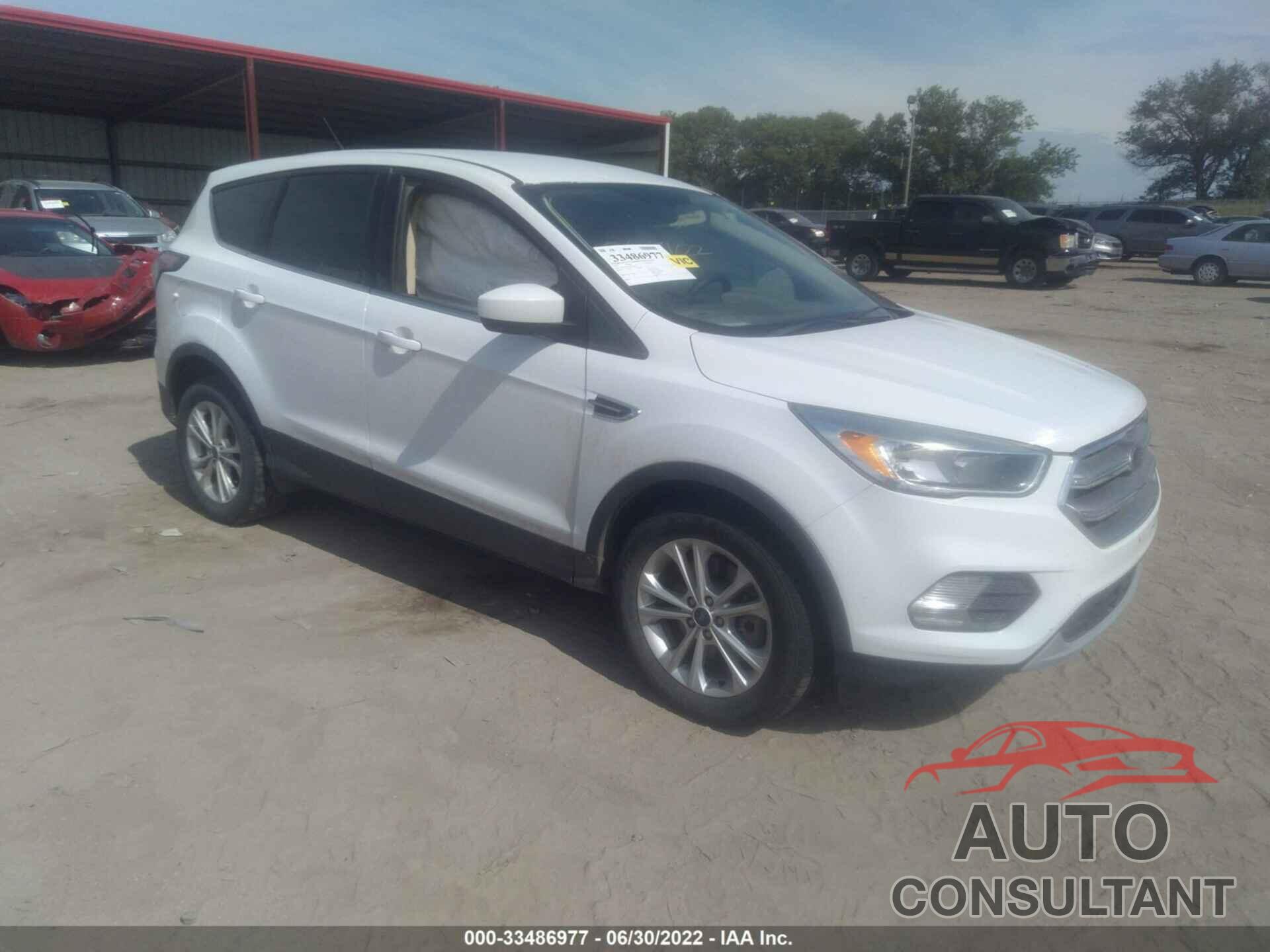 FORD ESCAPE 2017 - 1FMCU9G95HUA62813