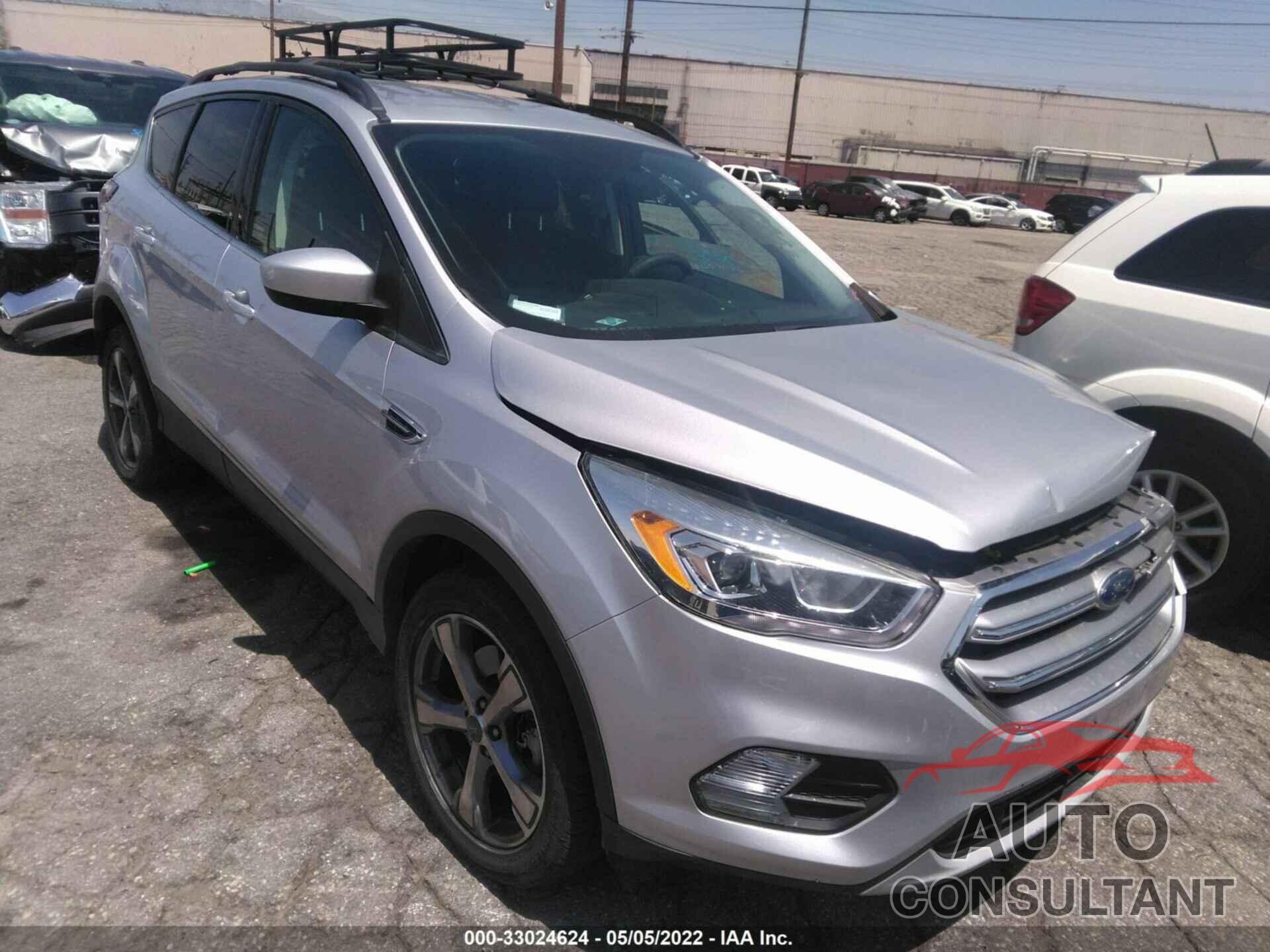 FORD ESCAPE 2017 - 1FMCU9G91HUB89719