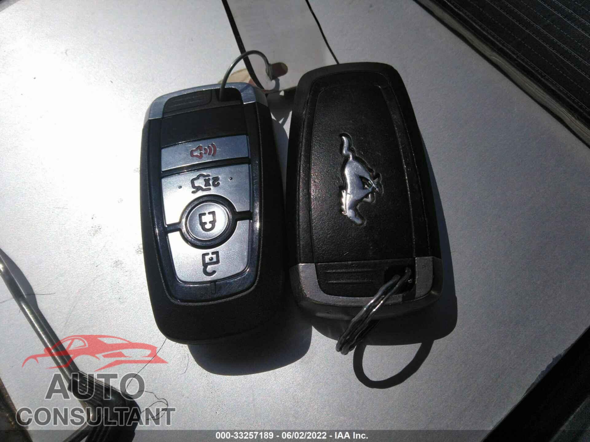 FORD MUSTANG 2018 - 1FA6P8TH1J5144897