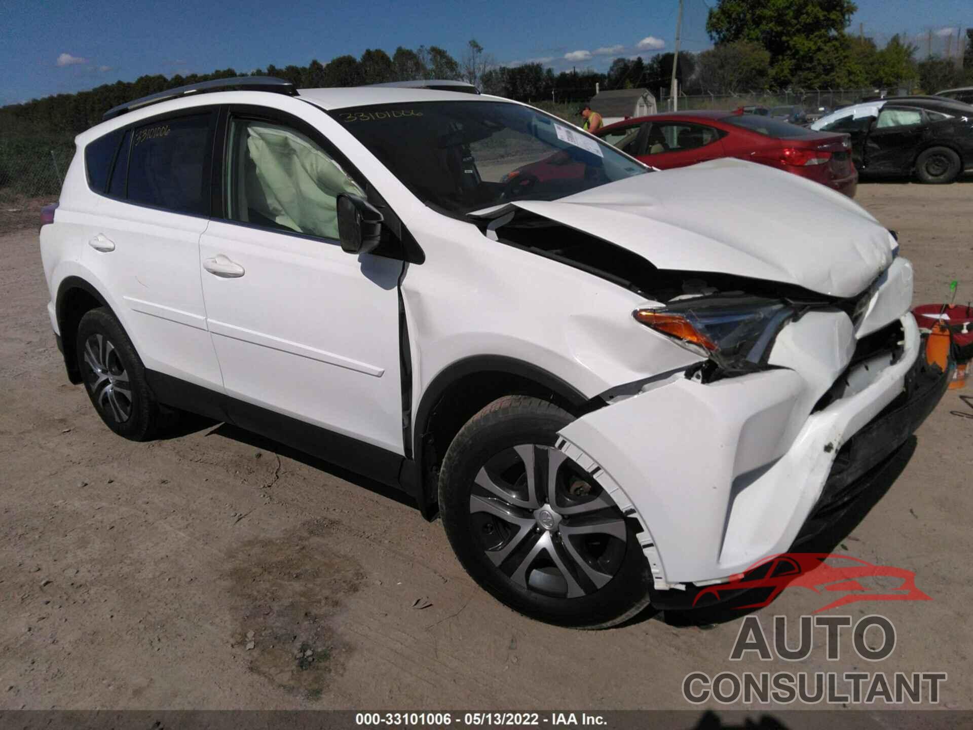 TOYOTA RAV4 2017 - JTMBFREV5HJ151616