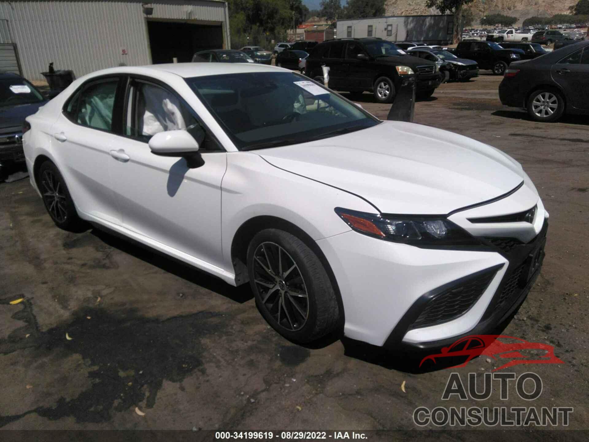 TOYOTA CAMRY 2021 - 4T1G11AK4MU556873
