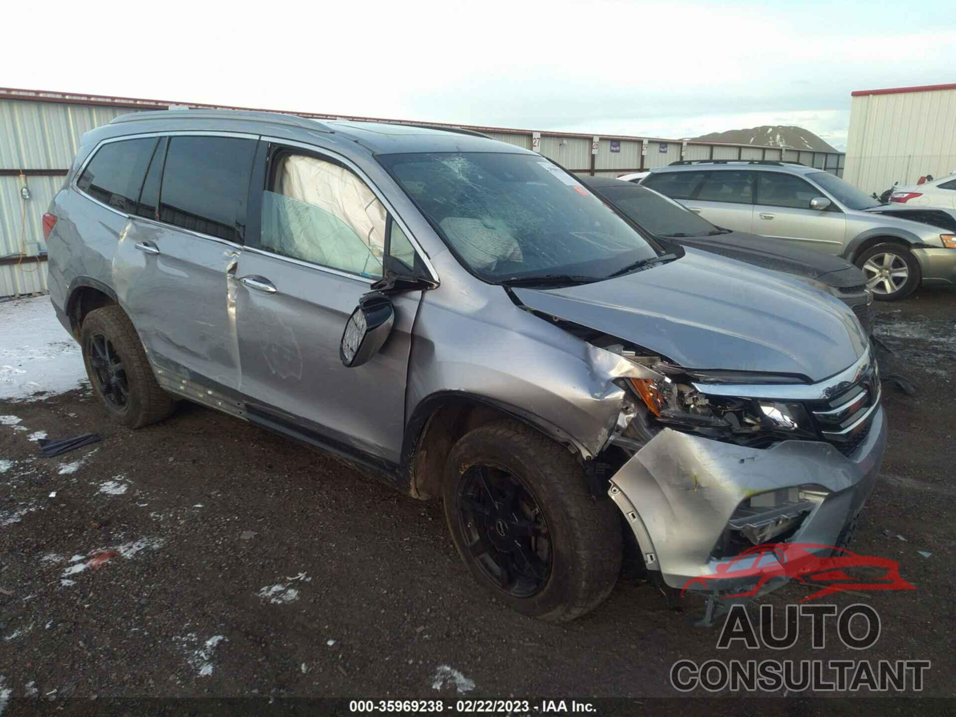 HONDA PILOT 2017 - 5FNYF6H98HB087604