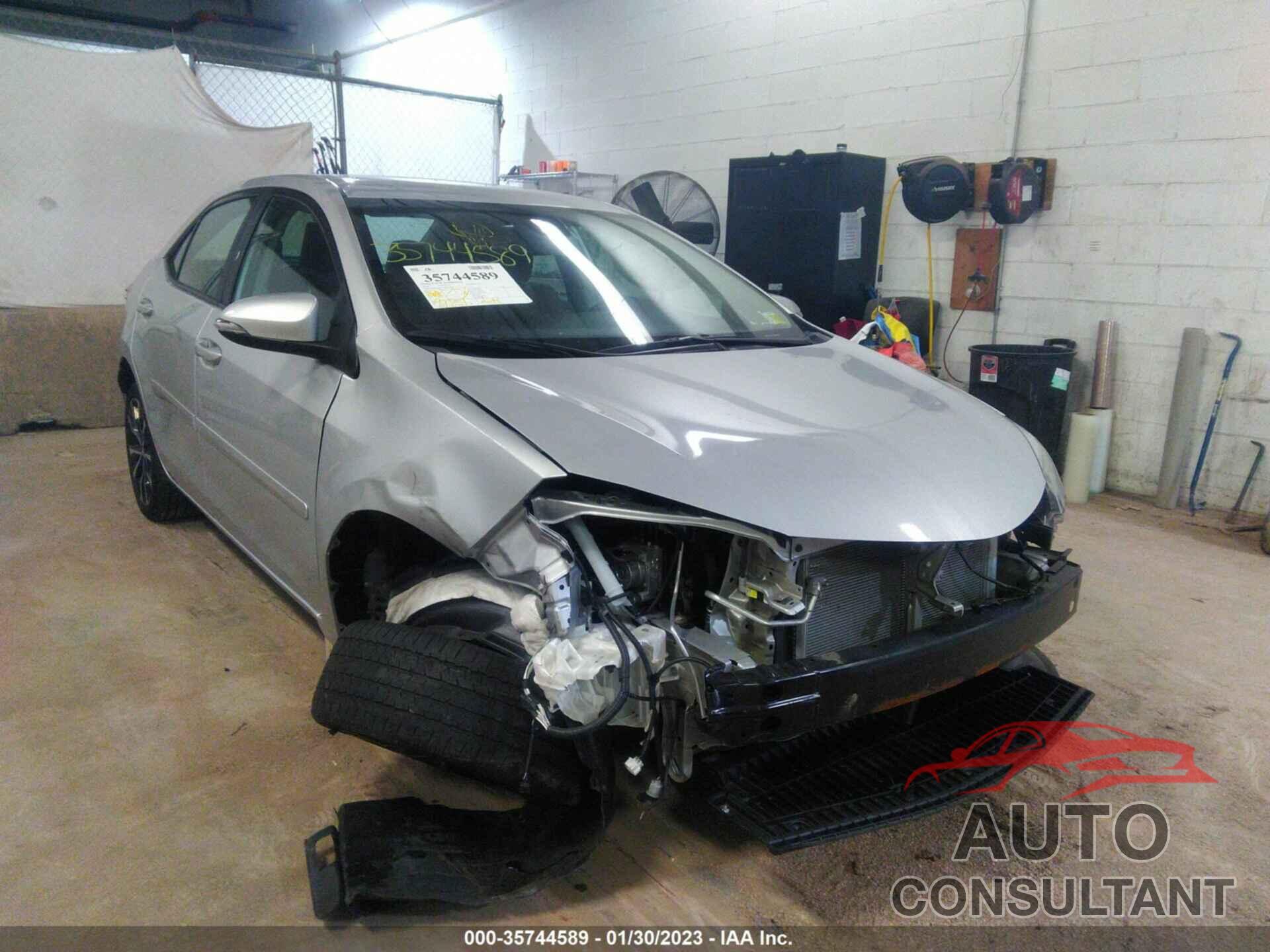 TOYOTA COROLLA 2018 - 5YFBURHE2JP807306