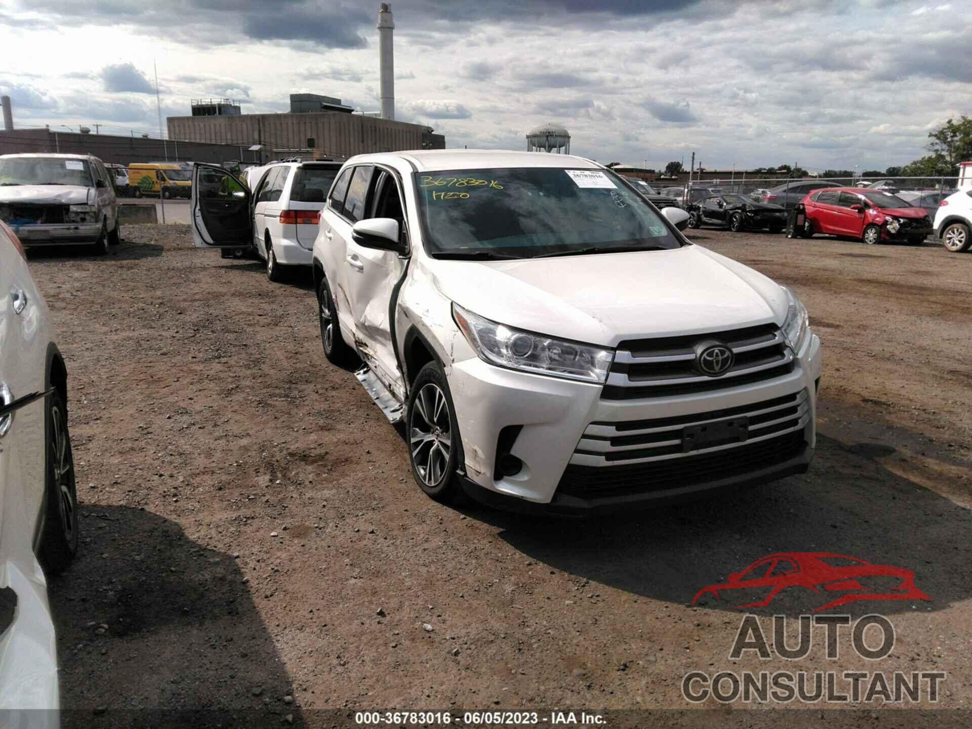 TOYOTA HIGHLANDER 2018 - 5TDZZRFH6JS275708