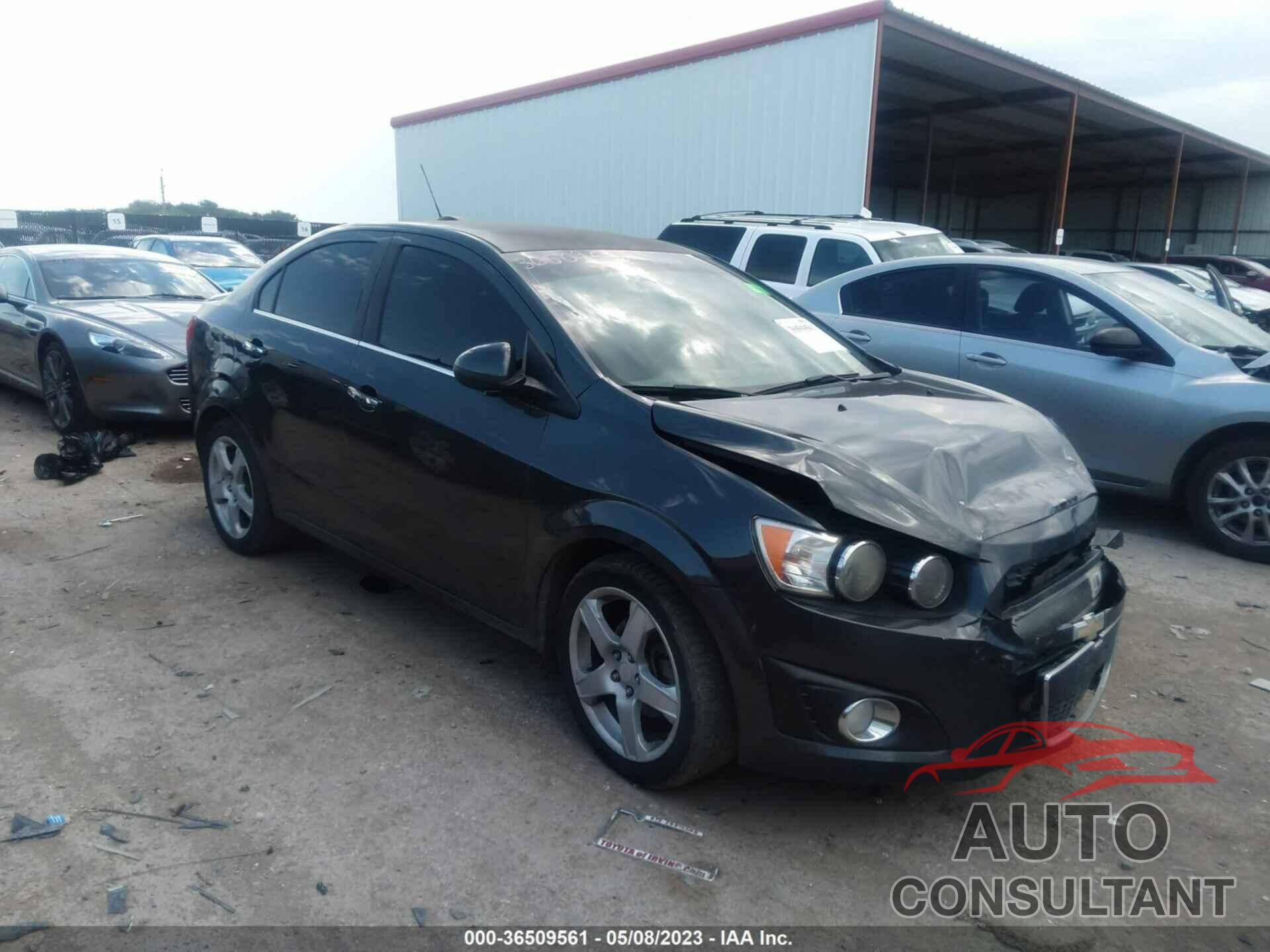 CHEVROLET SONIC 2016 - 1G1JE5SB5G4153938