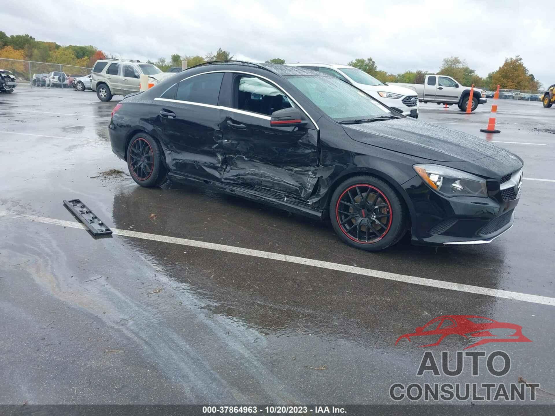 MERCEDES-BENZ CLA 250 2019 - WDDSJ4EB0KN712303