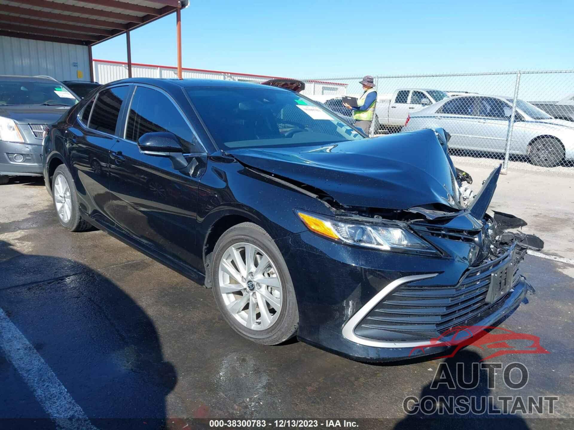 TOYOTA CAMRY 2023 - 4T1R11AK9PU132084