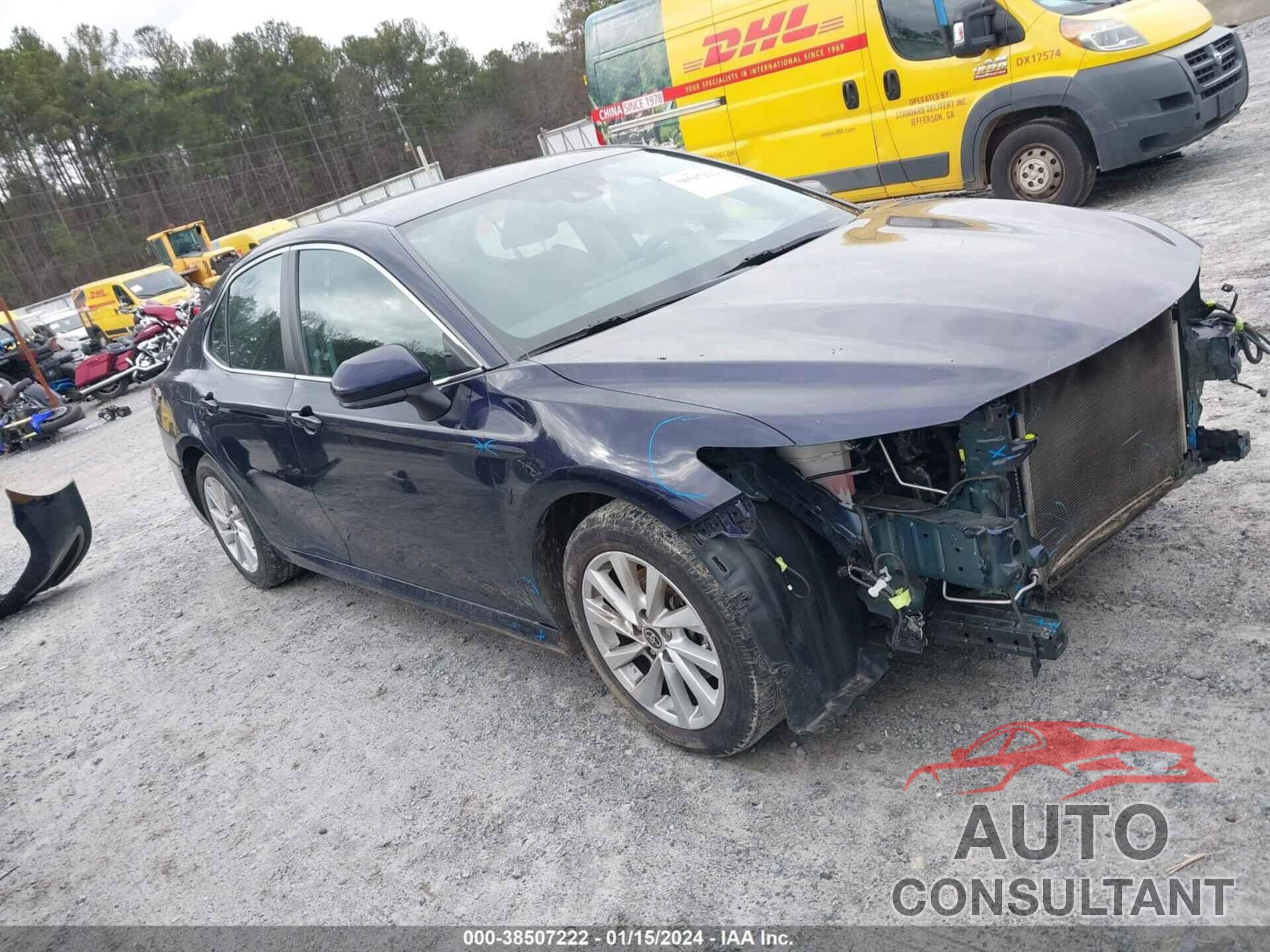 TOYOTA CAMRY 2022 - 4T1C11AK5NU024175