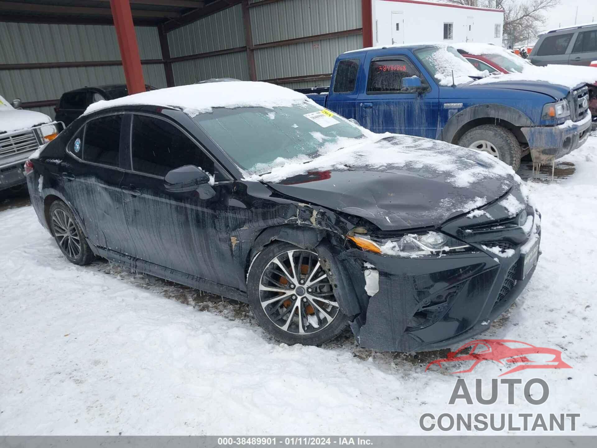 TOYOTA CAMRY 2018 - 4T1B11HK4JU075761