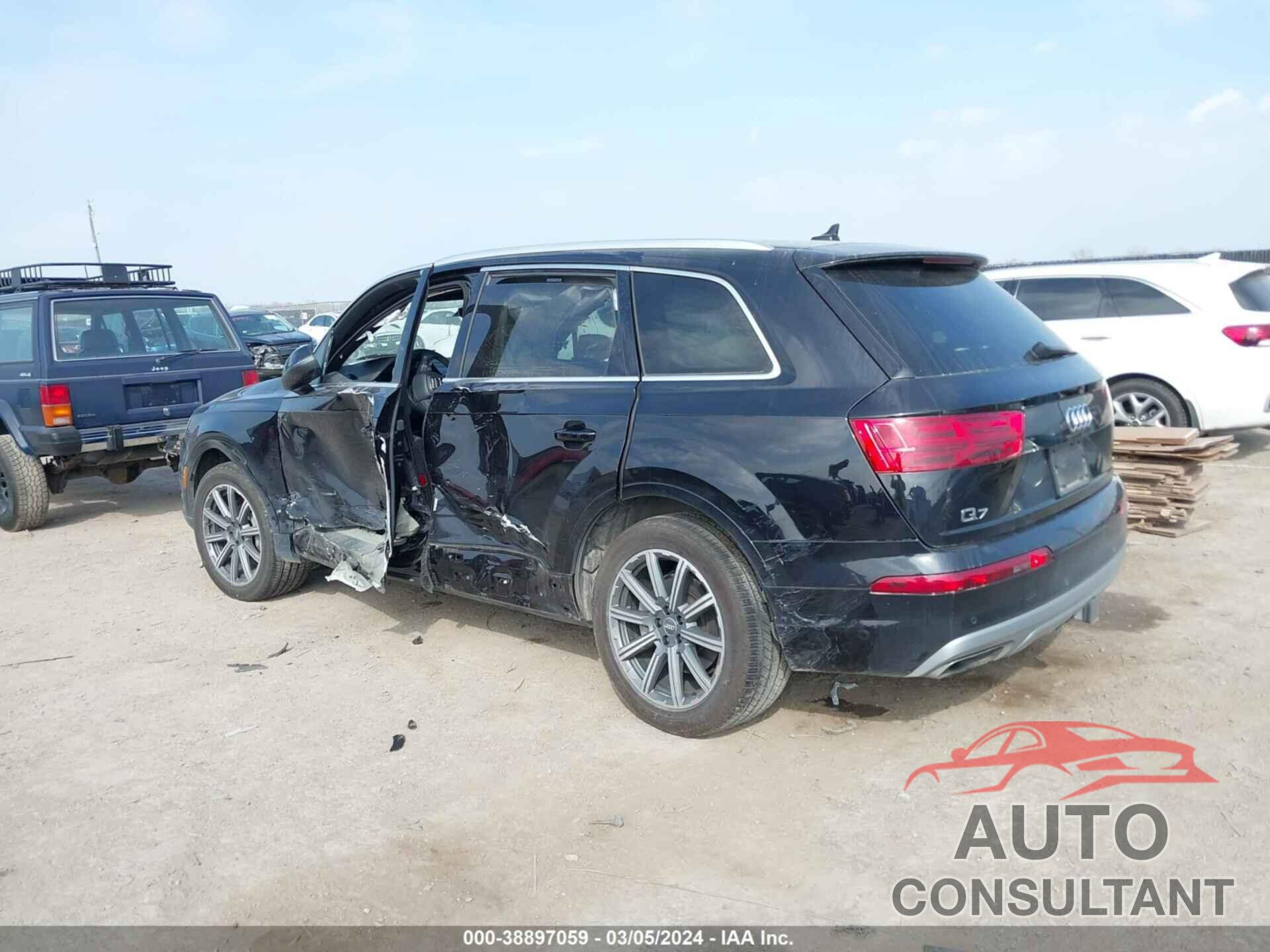 AUDI Q7 2019 - WA1LHAF76KD038354