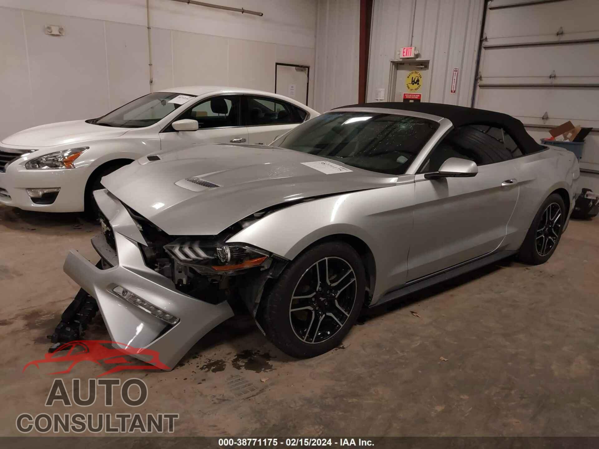 FORD MUSTANG 2018 - 1FATP8UH1J5111609