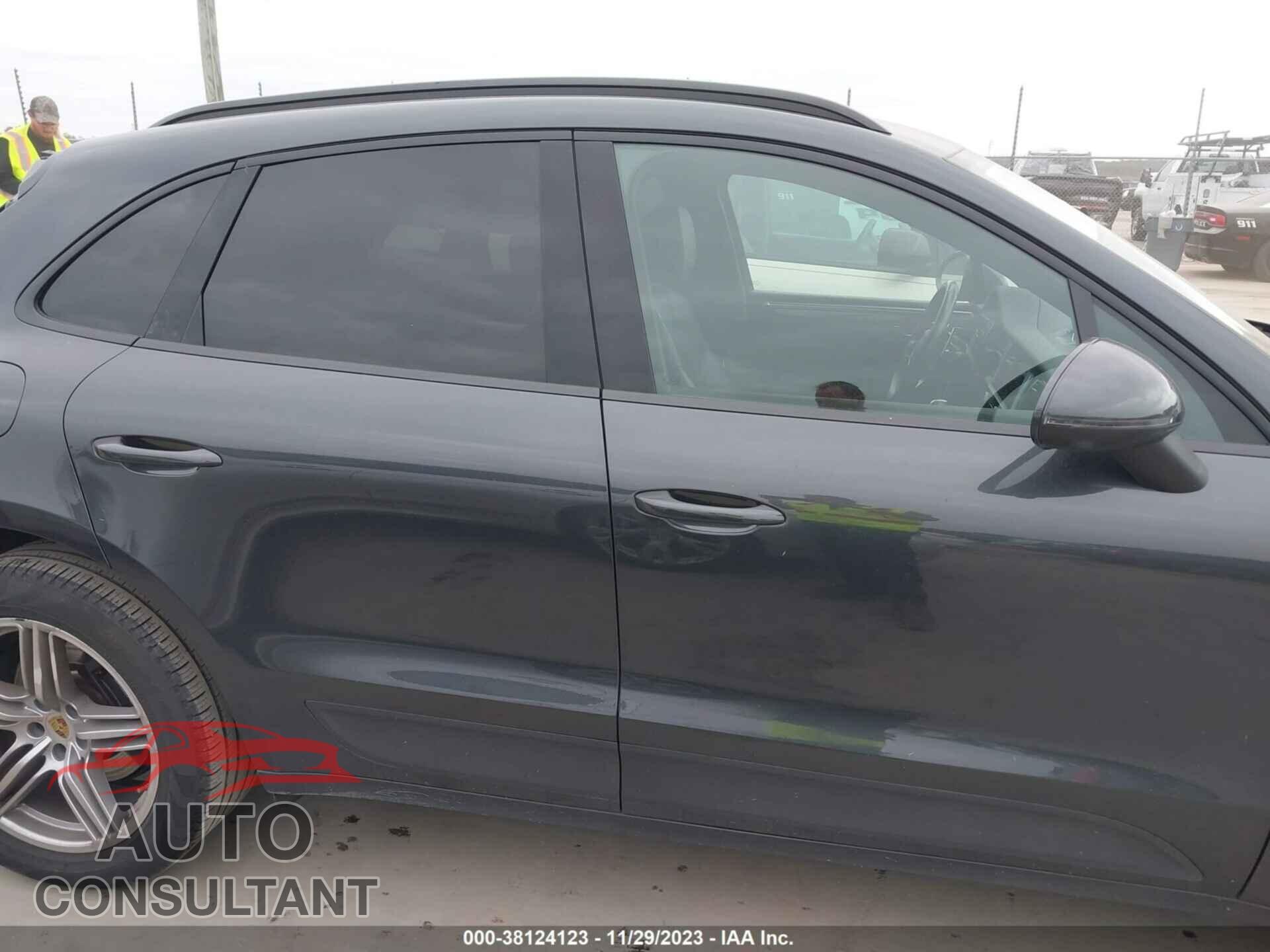 PORSCHE MACAN 2021 - WP1AA2A53MLB01544