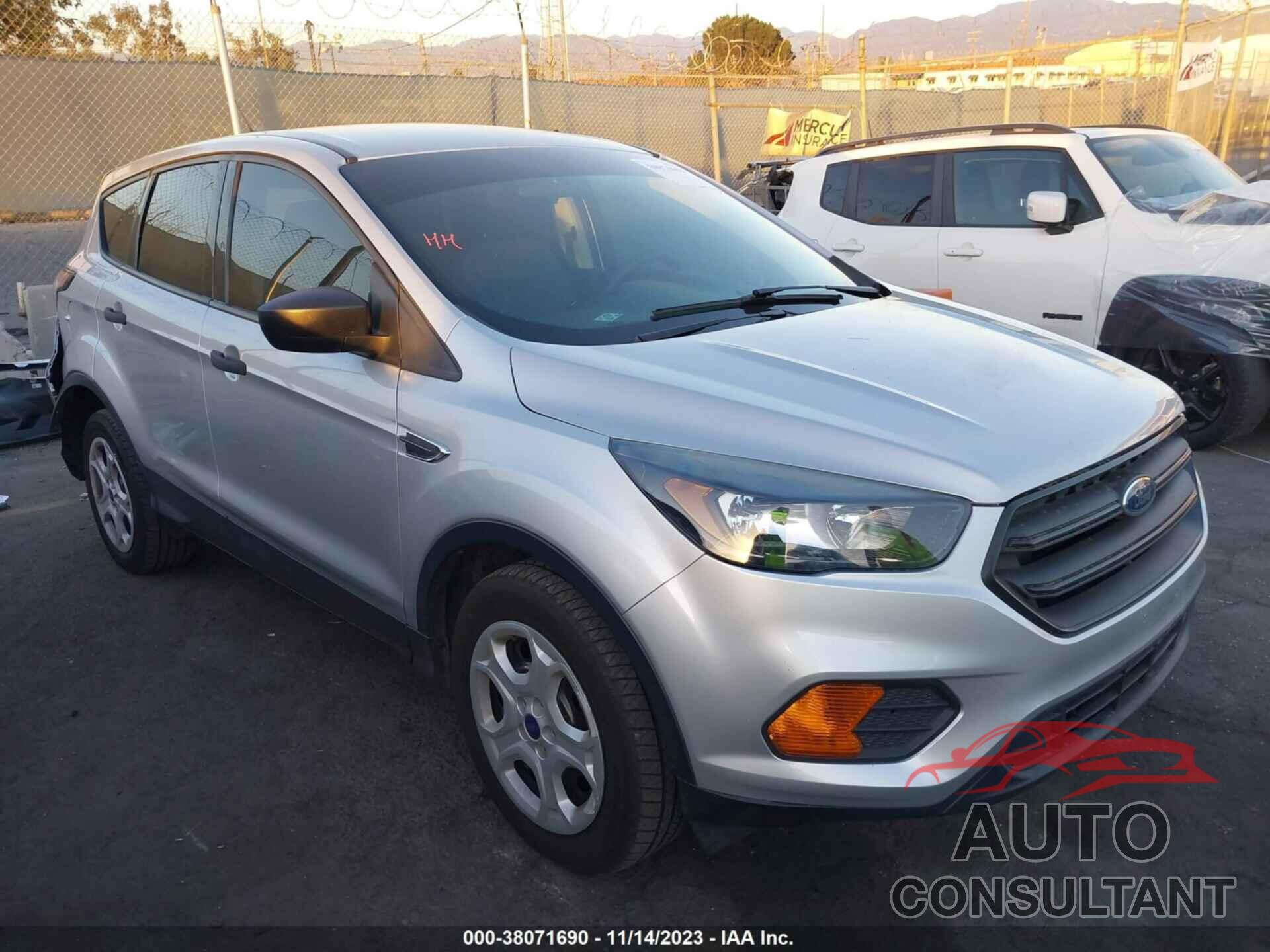FORD ESCAPE 2018 - 1FMCU0F75JUC54864