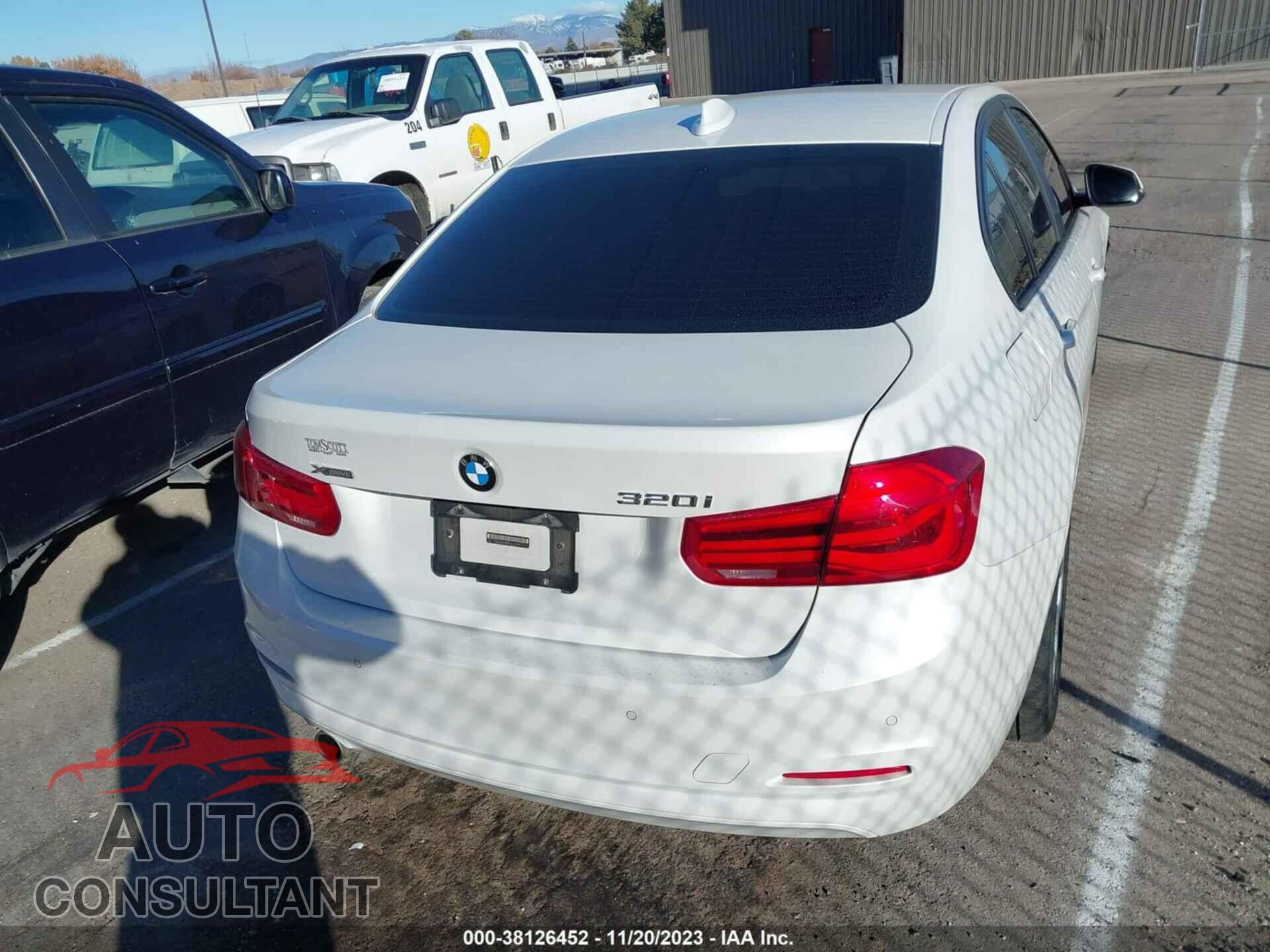 BMW 320I 2016 - WBA8E5G53GNU20994