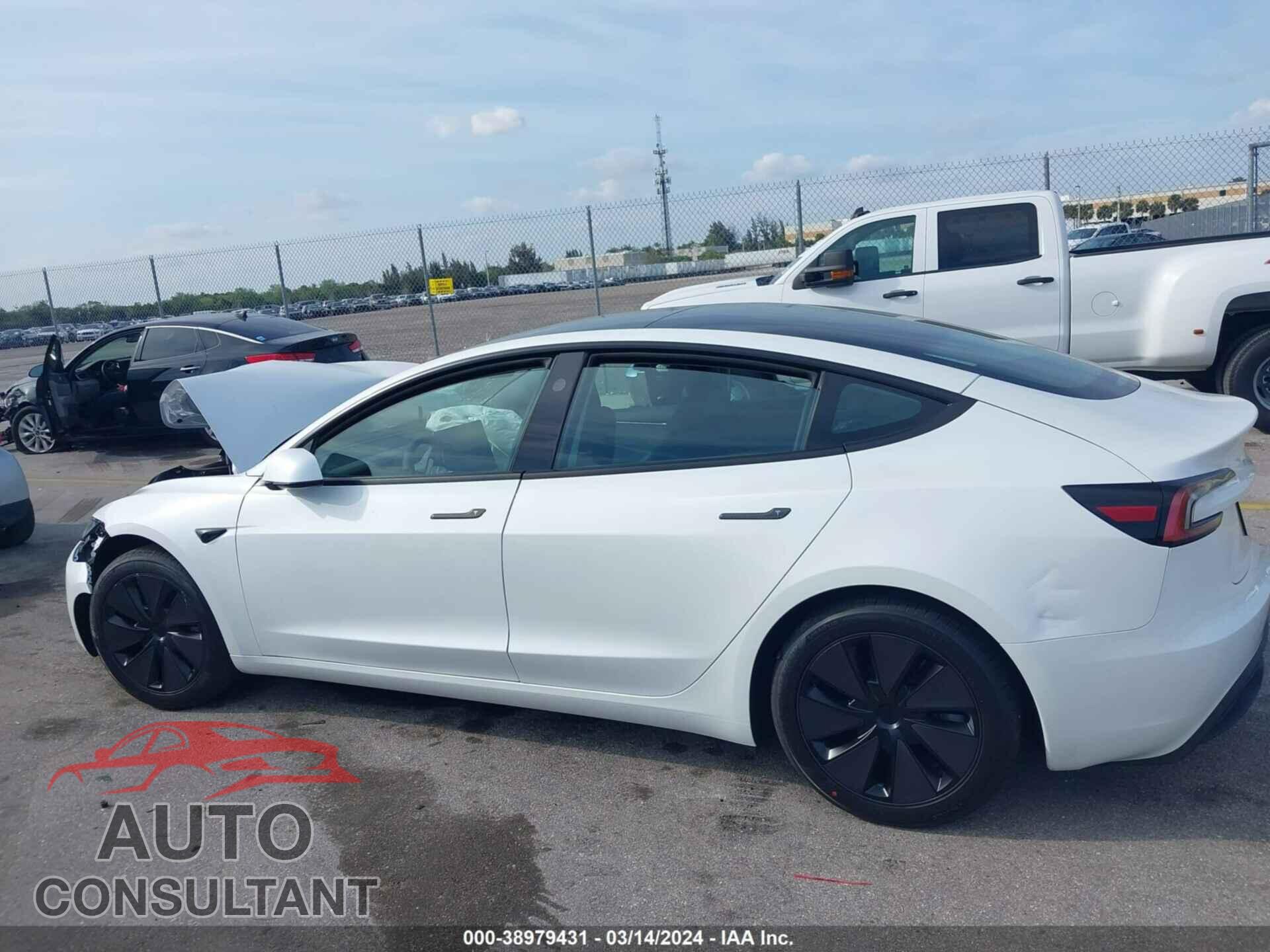 TESLA MODEL 3 2024 - 5YJ3E1EA1RF727457