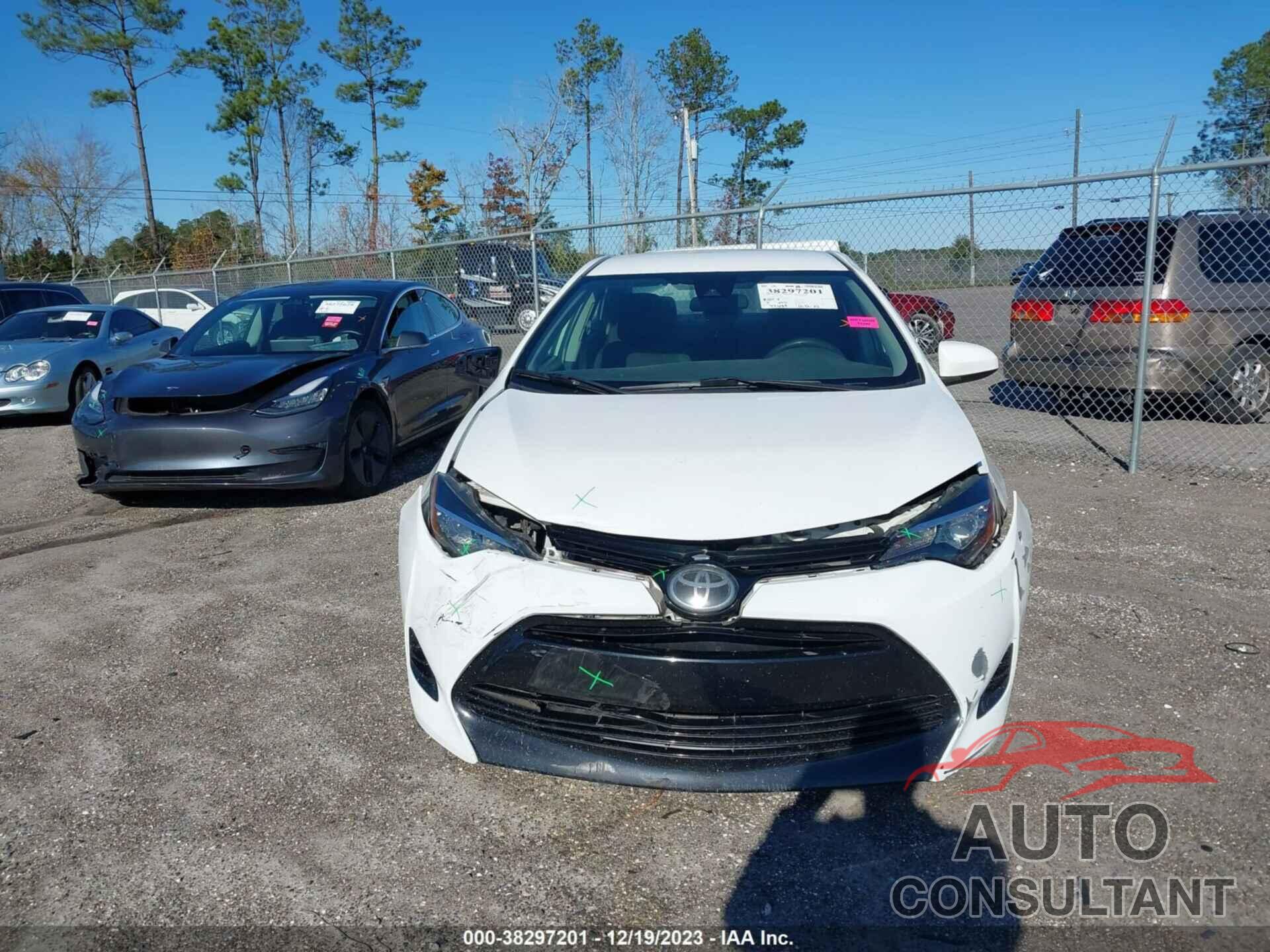 TOYOTA COROLLA 2018 - 5YFBURHE2JP805944