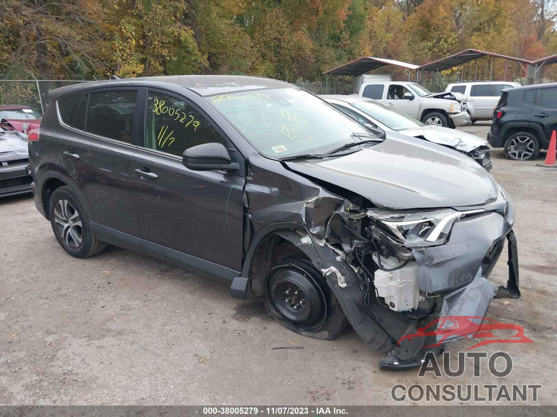 TOYOTA RAV4 2017 - JTMZFREV9HJ722121