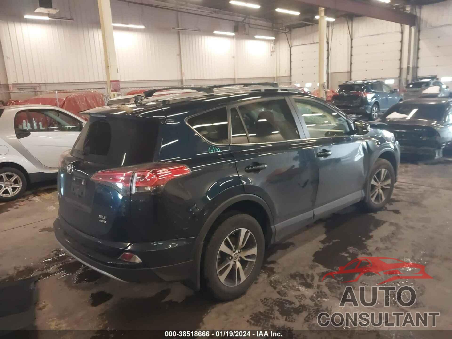 TOYOTA RAV4 2017 - JTMRFREV1HJ709234