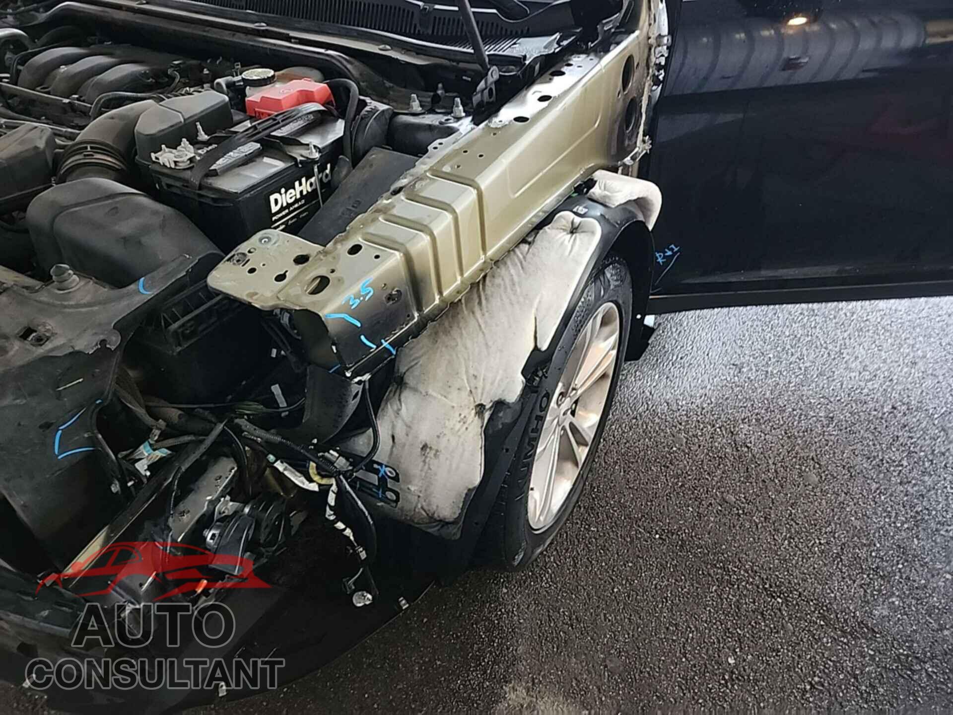 FORD TAURUS 2017 - 1FAHP2E88HG127077
