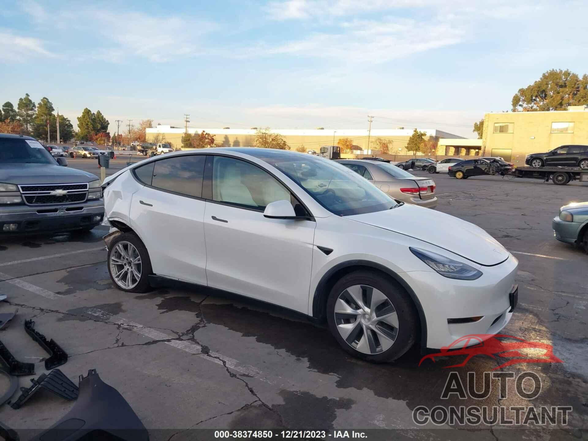 TESLA MODEL Y 2021 - 5YJYGDEE5MF060860