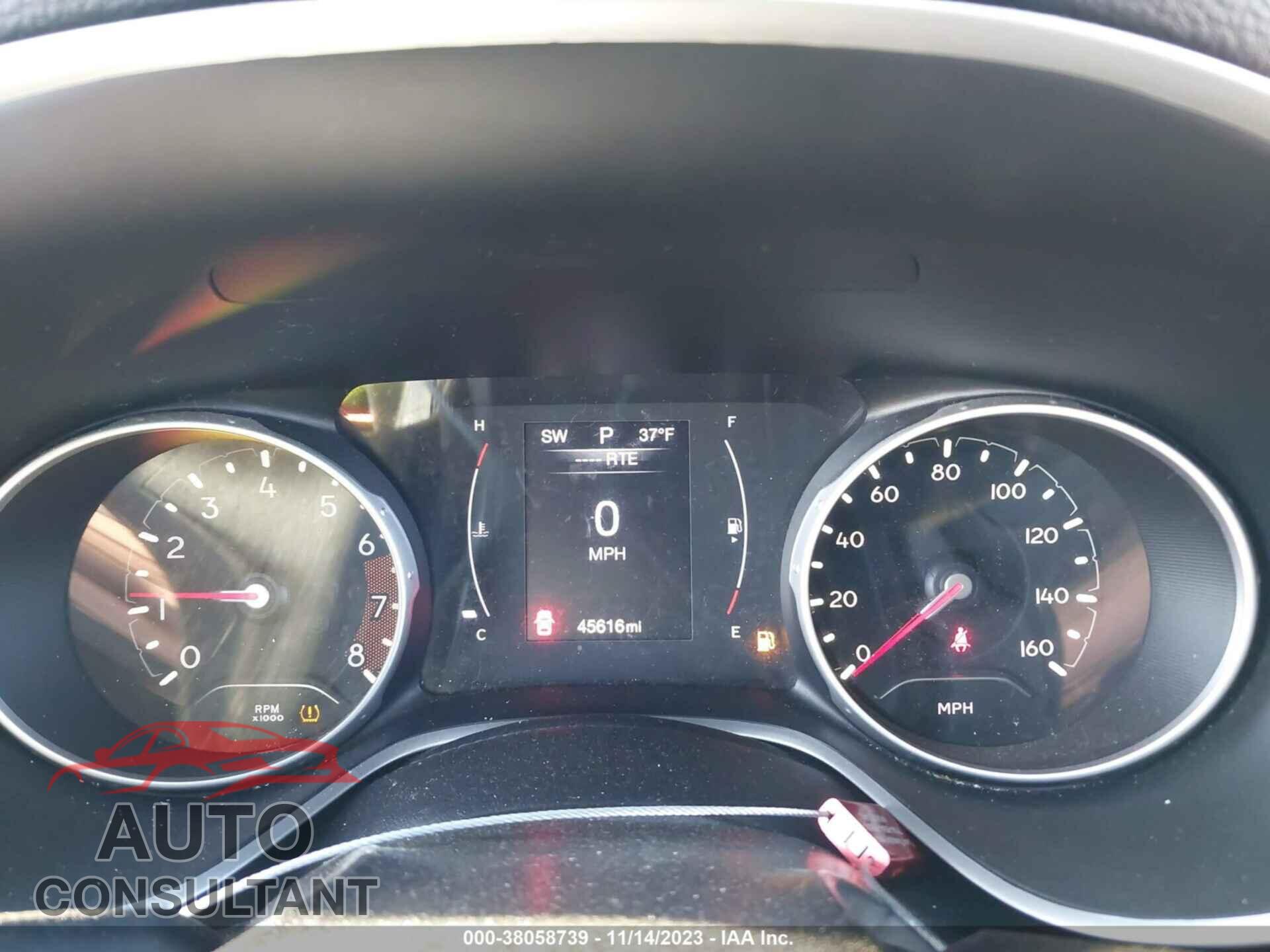JEEP COMPASS 2018 - 3C4NJDBB2JT395571