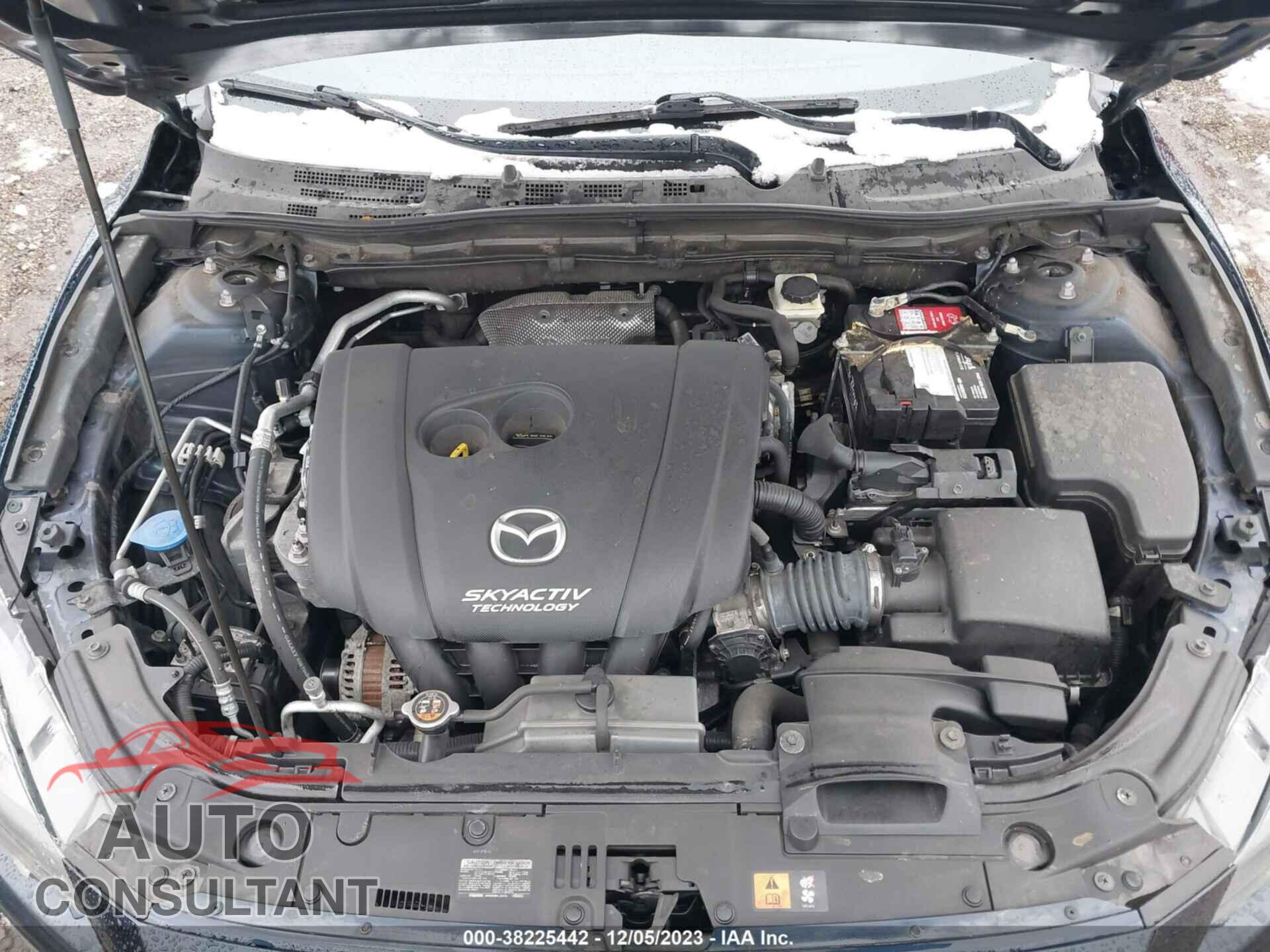 MAZDA MAZDA3 2018 - 3MZBN1W38JM170796