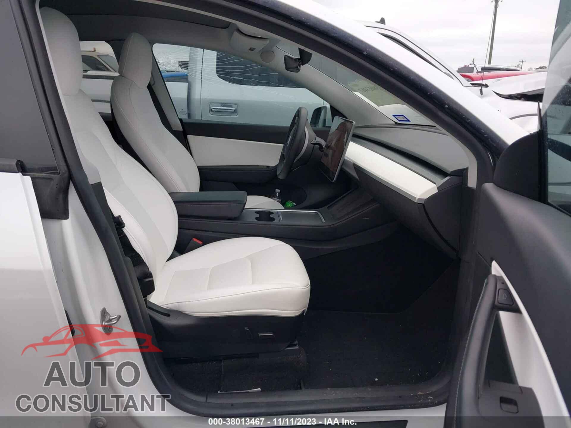 TESLA MODEL Y 2021 - 5YJYGDEE2MF246825