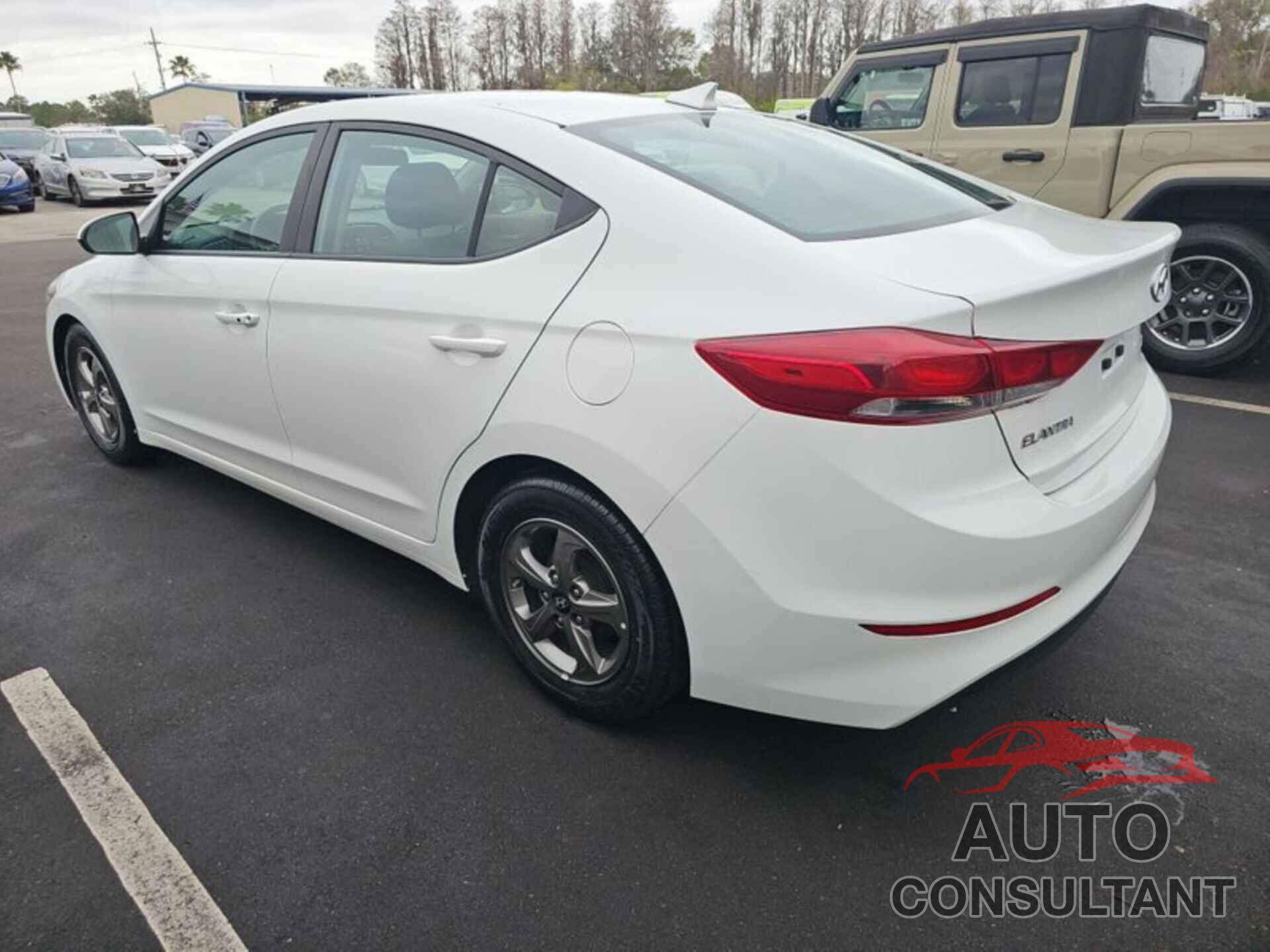 HYUNDAI ELANTRA 2018 - 5NPD94LAXJH273213