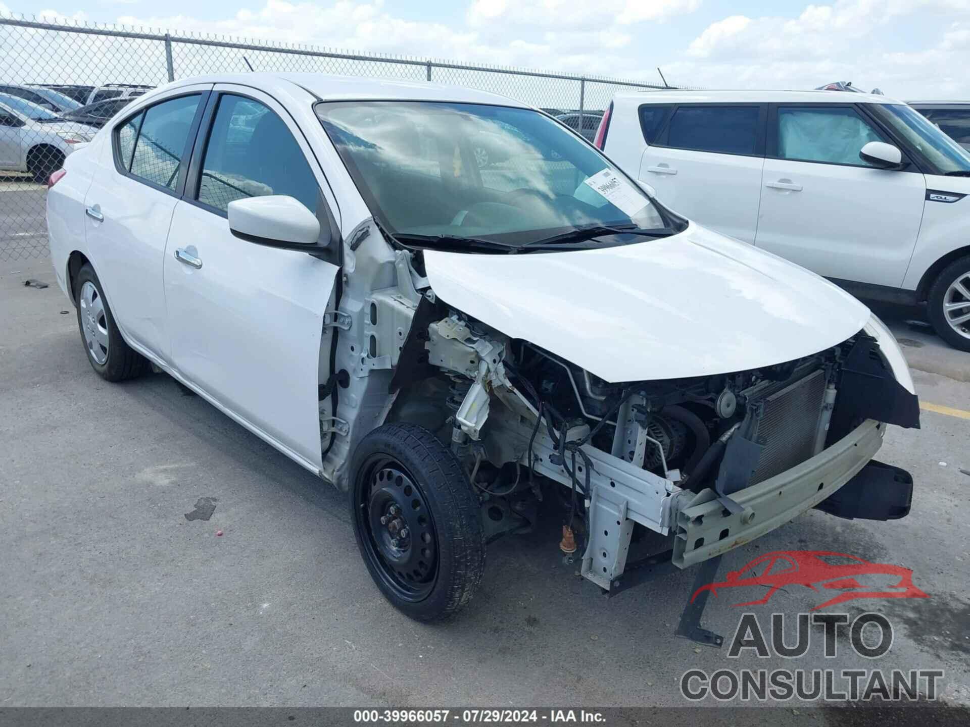 NISSAN VERSA 2018 - 3N1CN7AP8JL826833