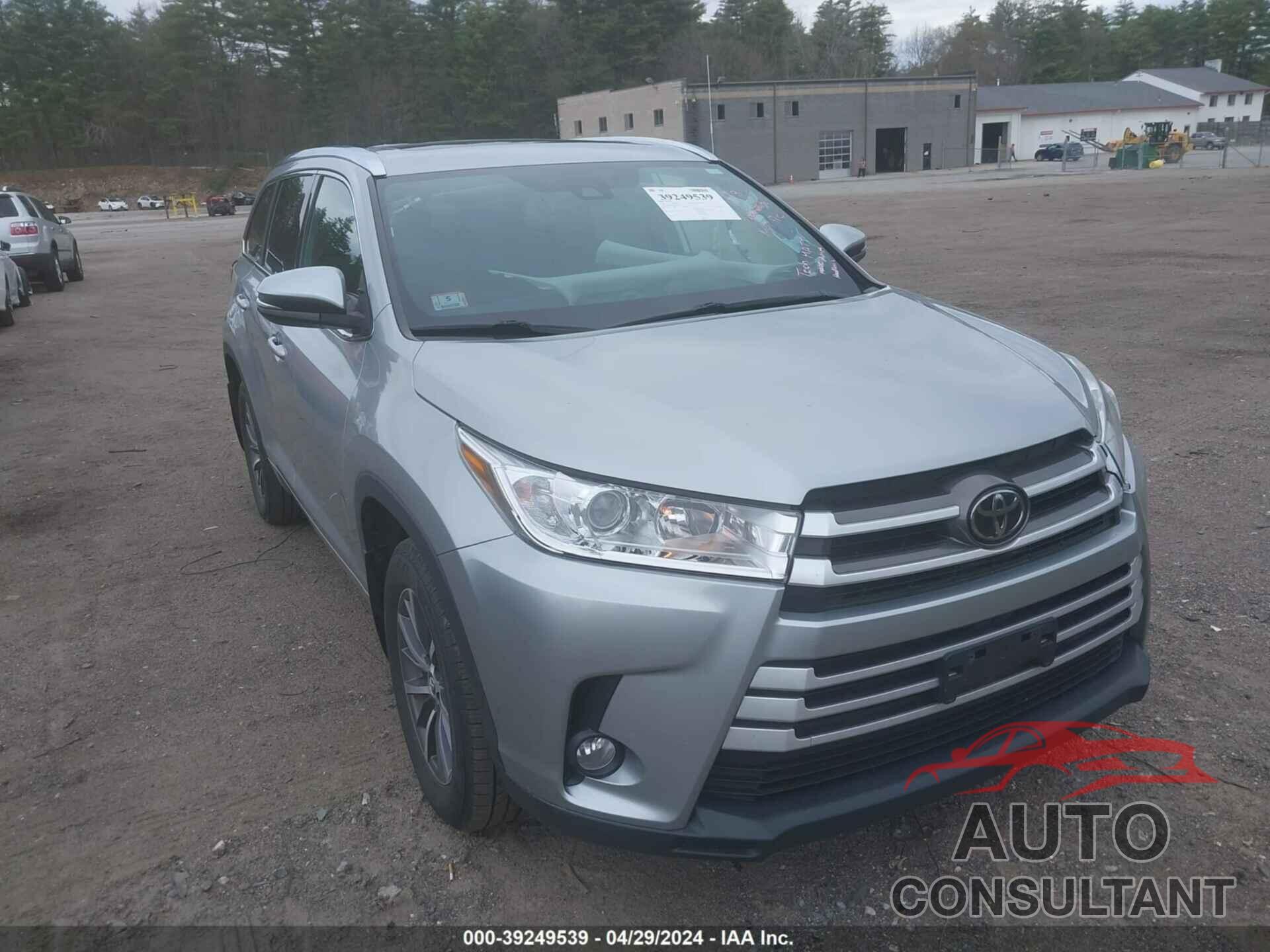 TOYOTA HIGHLANDER 2018 - 5TDJZRFH5JS544195