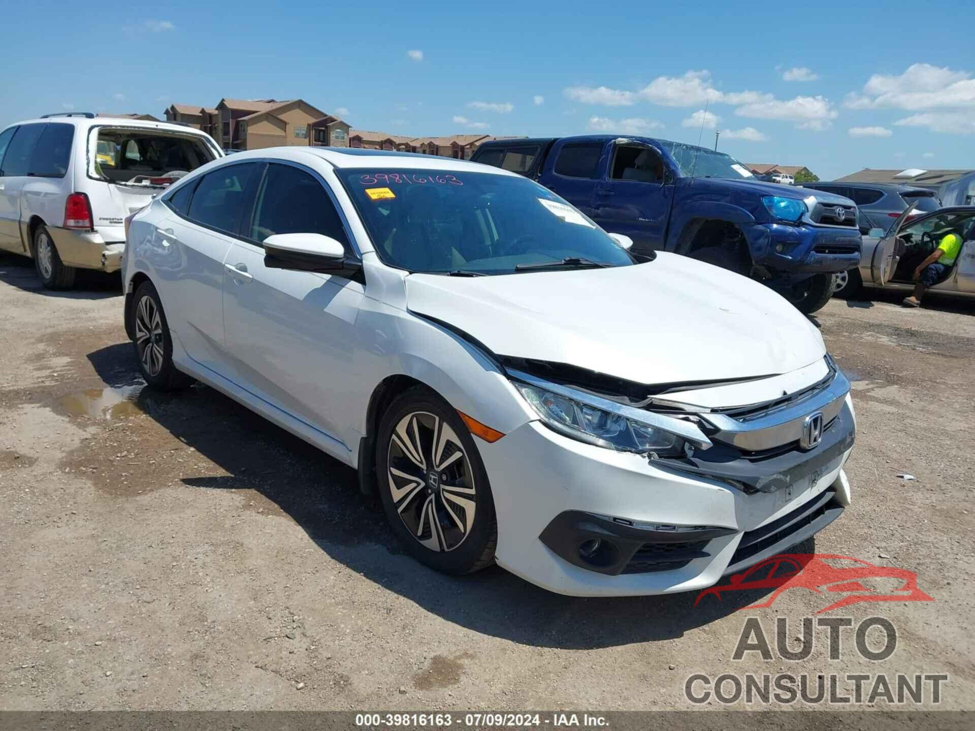 HONDA CIVIC 2018 - JHMFC1F7XJX010067