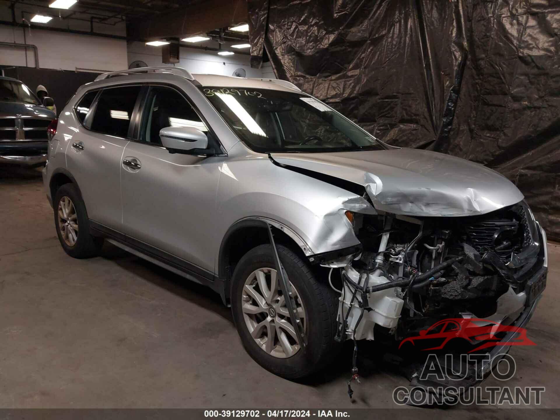 NISSAN ROGUE 2018 - KNMAT2MV8JP615871