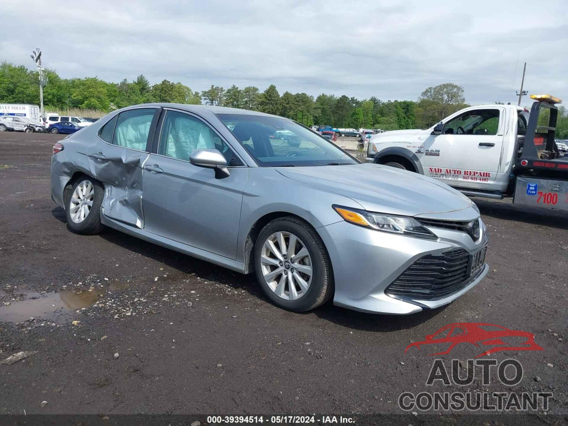 TOYOTA CAMRY 2018 - 4T1B11HK7JU081103