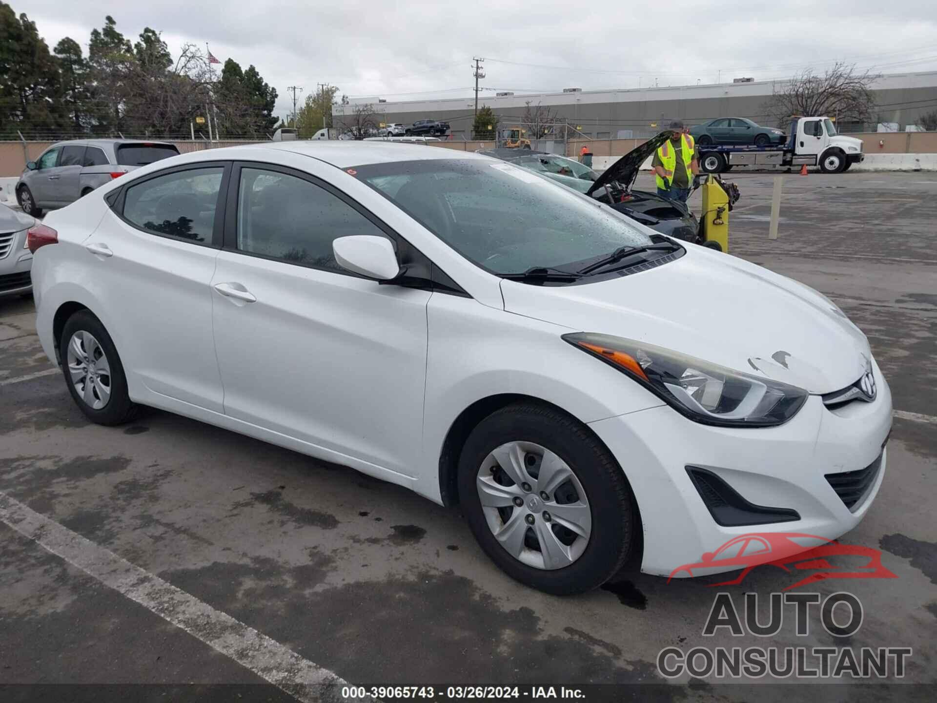 HYUNDAI ELANTRA 2016 - 5NPDH4AE4GH717073