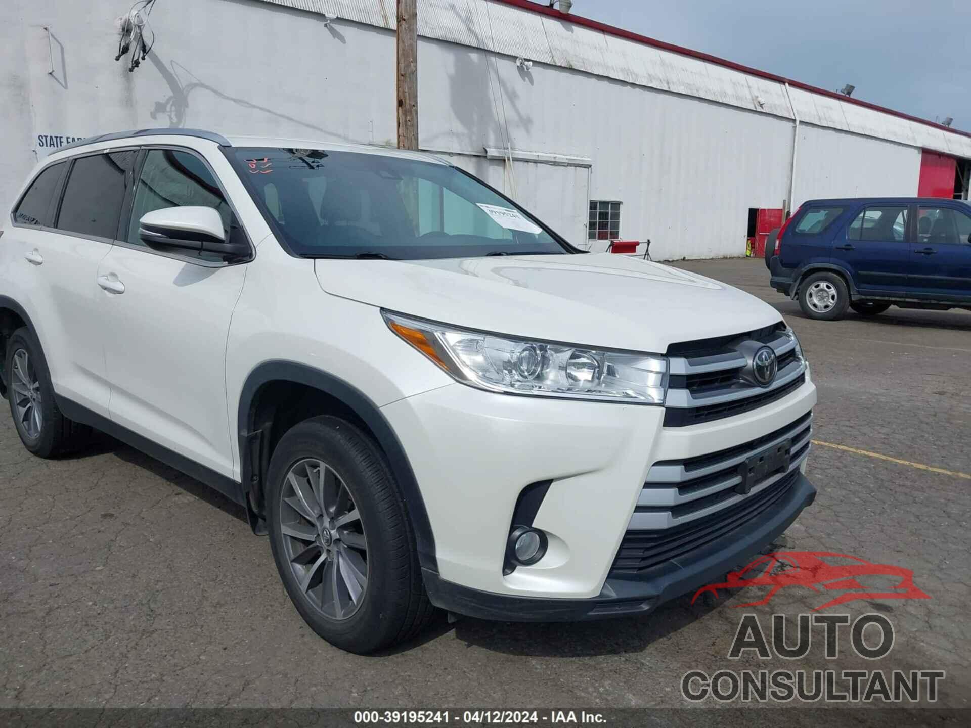 TOYOTA HIGHLANDER 2019 - 5TDJZRFH3KS595552