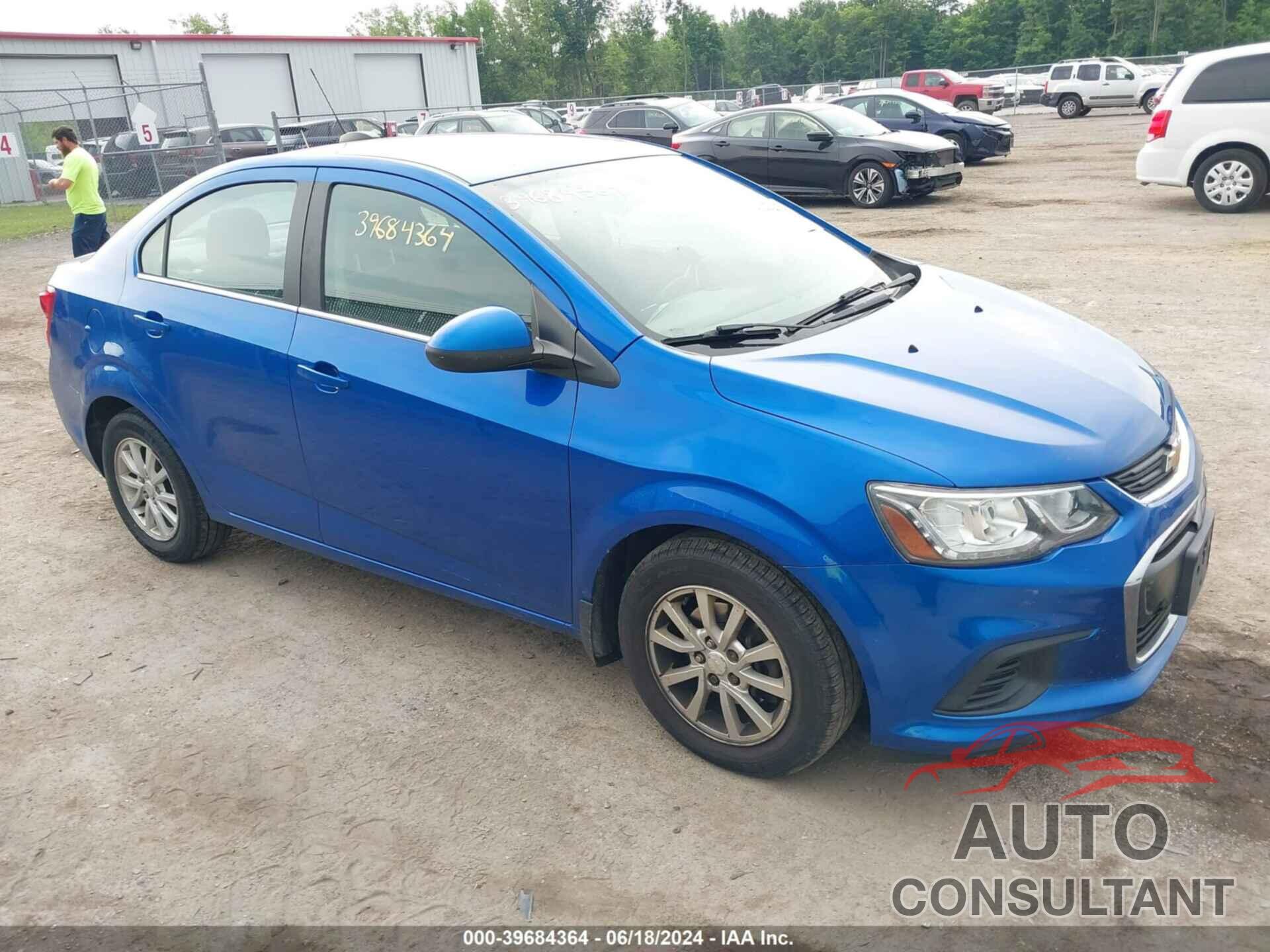 CHEVROLET SONIC 2018 - 1G1JD5SG8J4124732