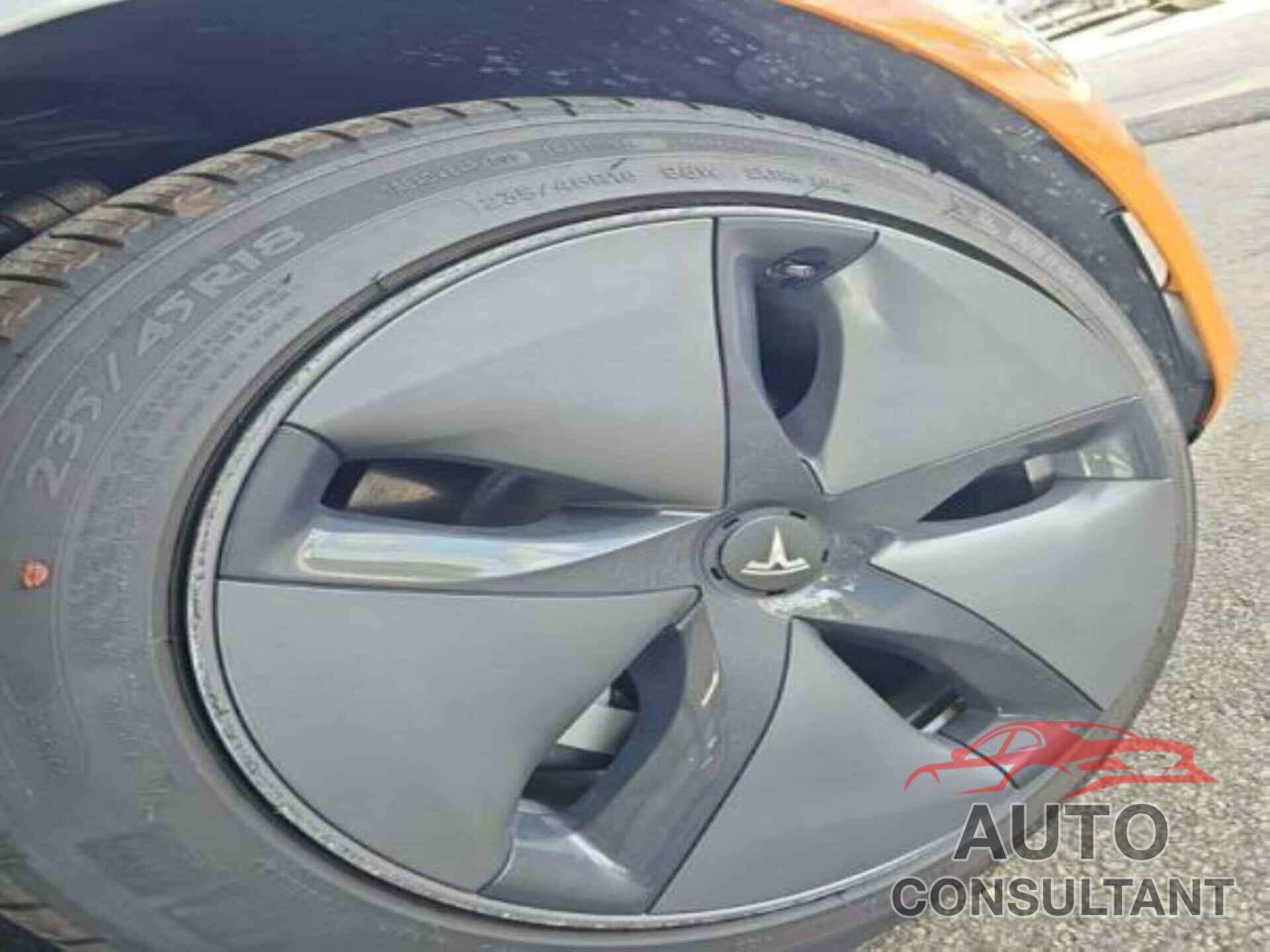 TESLA MODEL 3 2020 - 5YJ3E1EB7LF636905