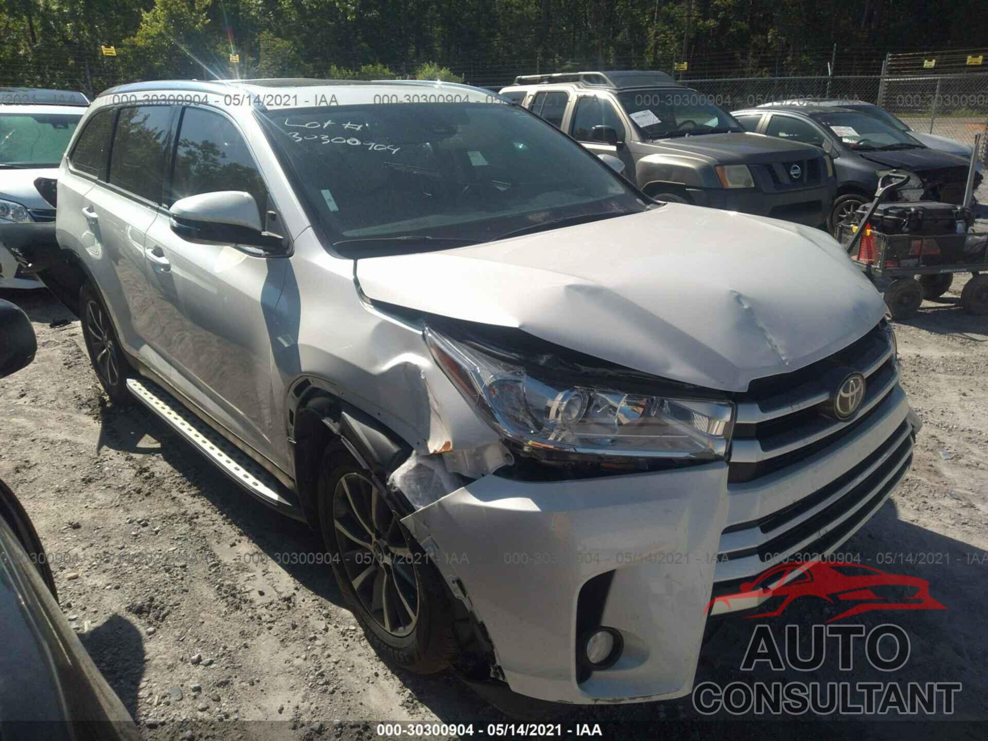 TOYOTA HIGHLANDER 2019 - 5TDJZRFH6KS611856