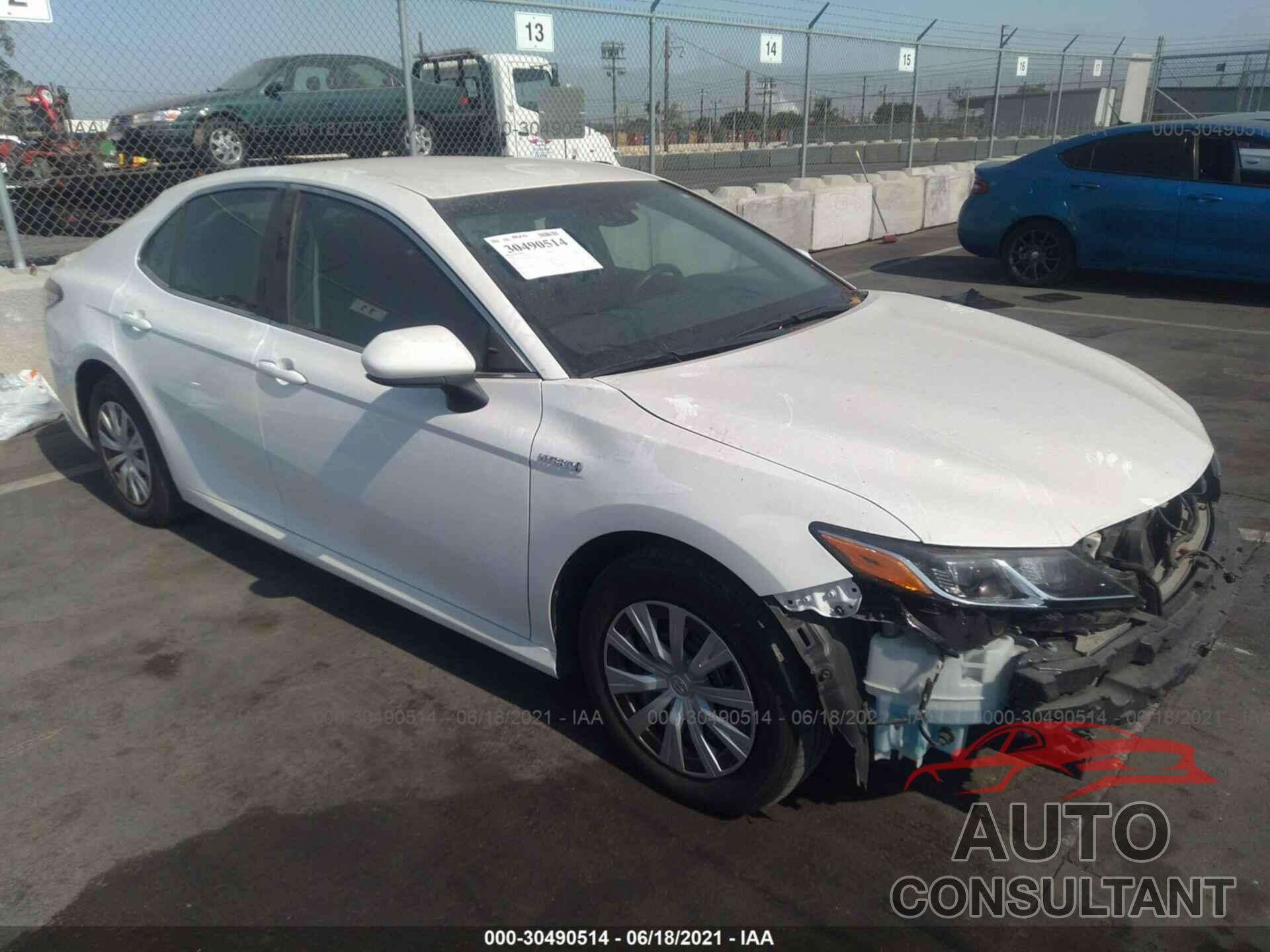 TOYOTA CAMRY 2018 - 4T1B31HK5JU002070