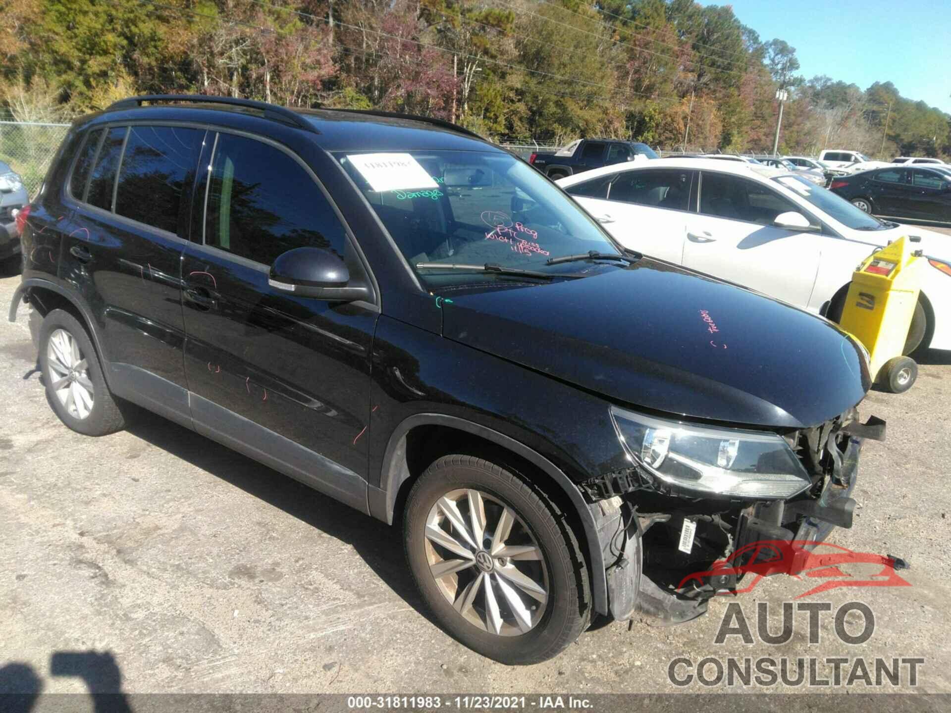 VOLKSWAGEN TIGUAN 2017 - WVGAV7AXXHK046943