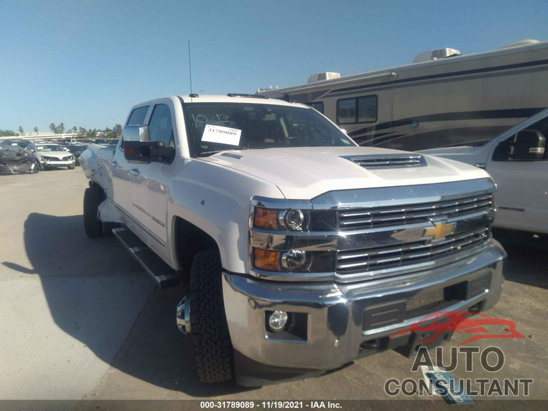 CHEVROLET SILVERADO 3500HD 2018 - 1GC4K0CY6JF259152