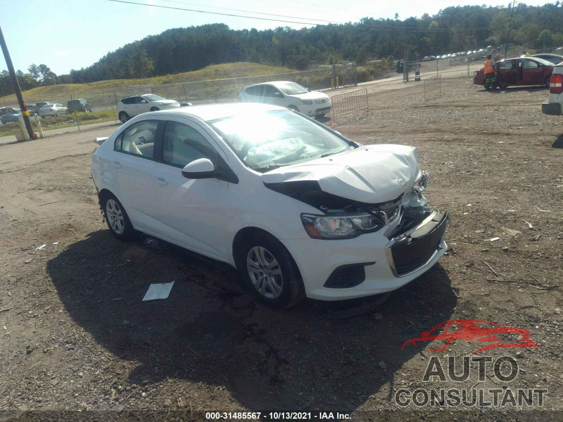 CHEVROLET SONIC 2017 - 1G1JB5SH0H4172587