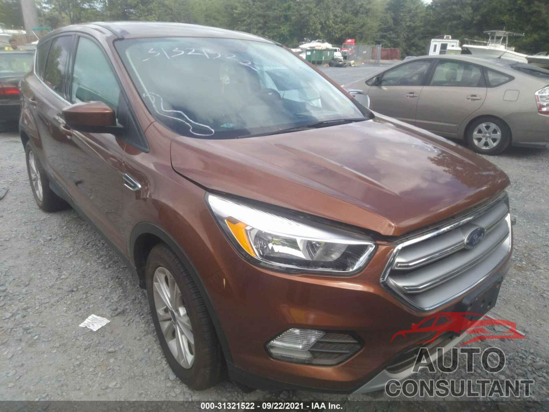 FORD ESCAPE 2017 - 1FMCU0GD0HUA52450