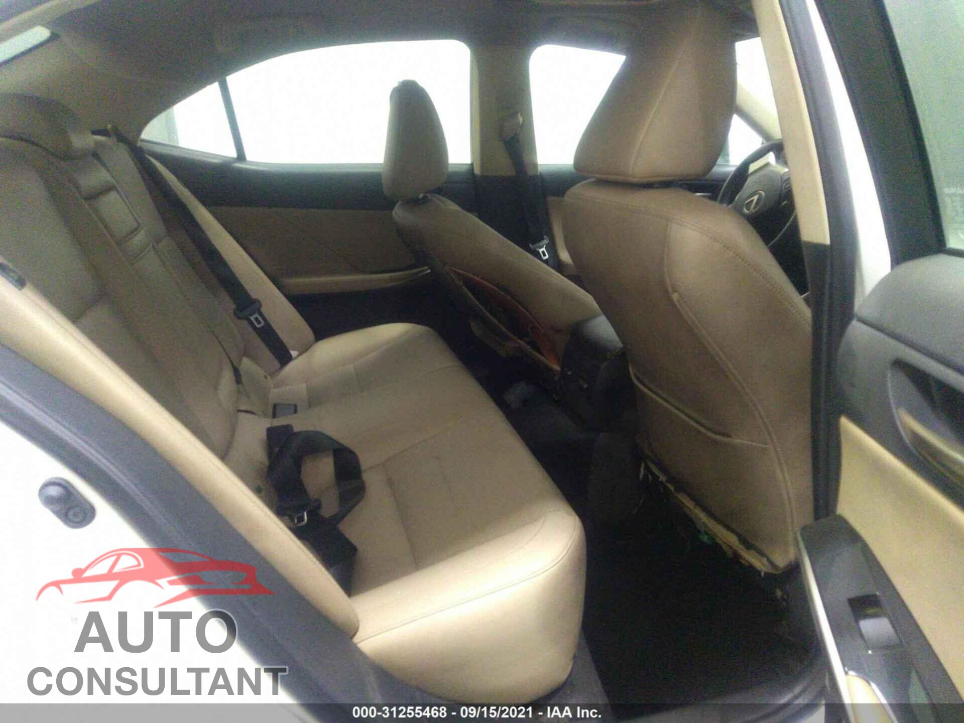 LEXUS IS 2018 - JTHC81D28J5032866